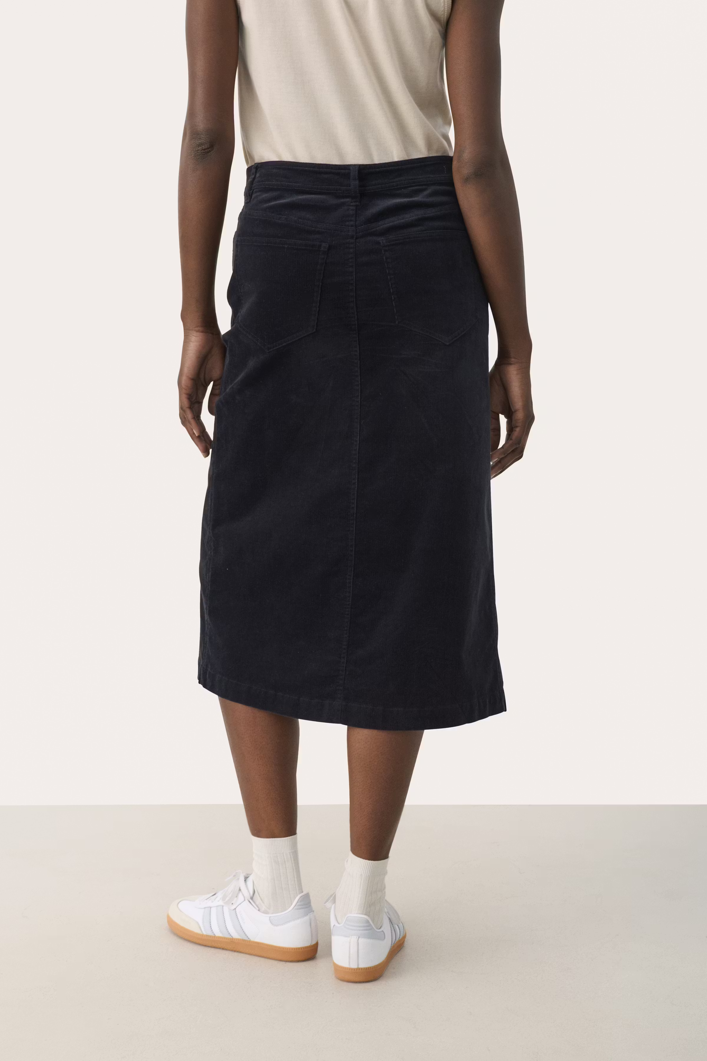 LeilaniPW Rock LOOKBOOK BACK 30308952-194013