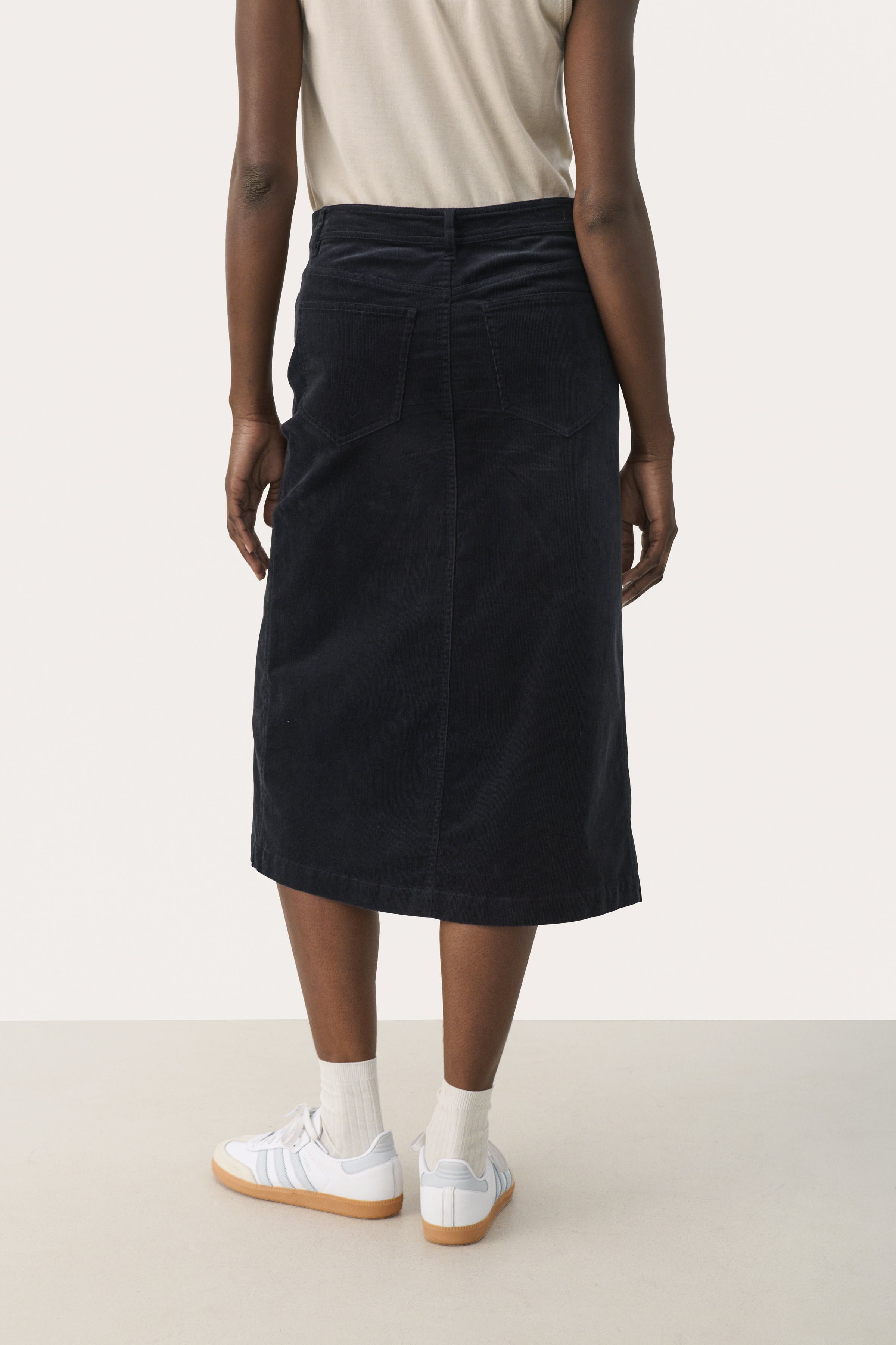 LeilaniPW Rock LOOKBOOK BACK 30308952-194013