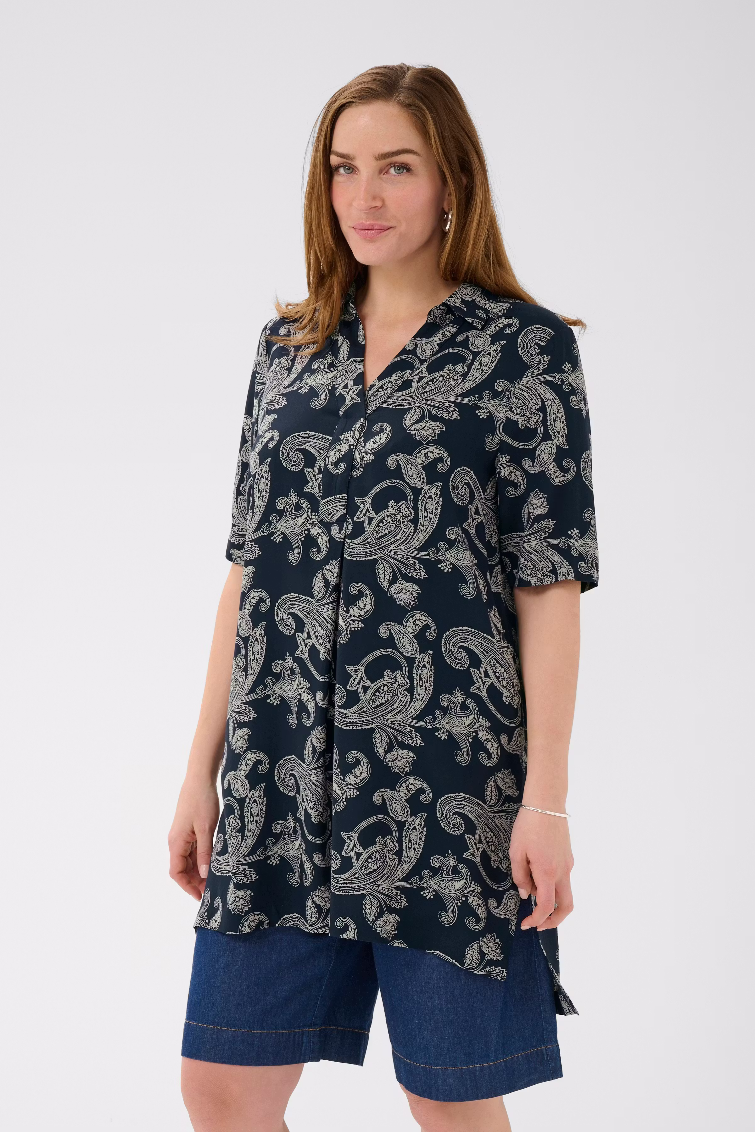 BPalice Tunic LOOKBOOK FRONT 40200151-109431