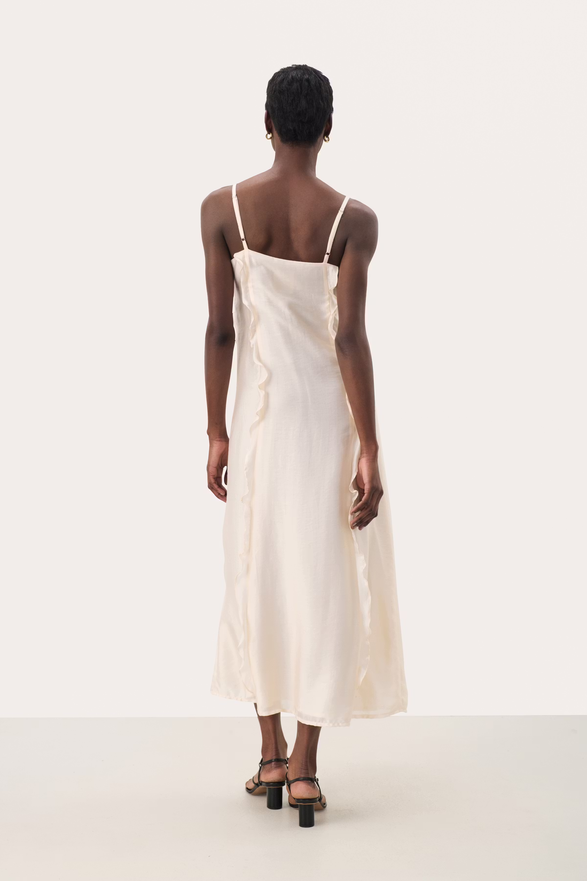 RomaPW Dress LOOKBOOK BACK 30309643-120601