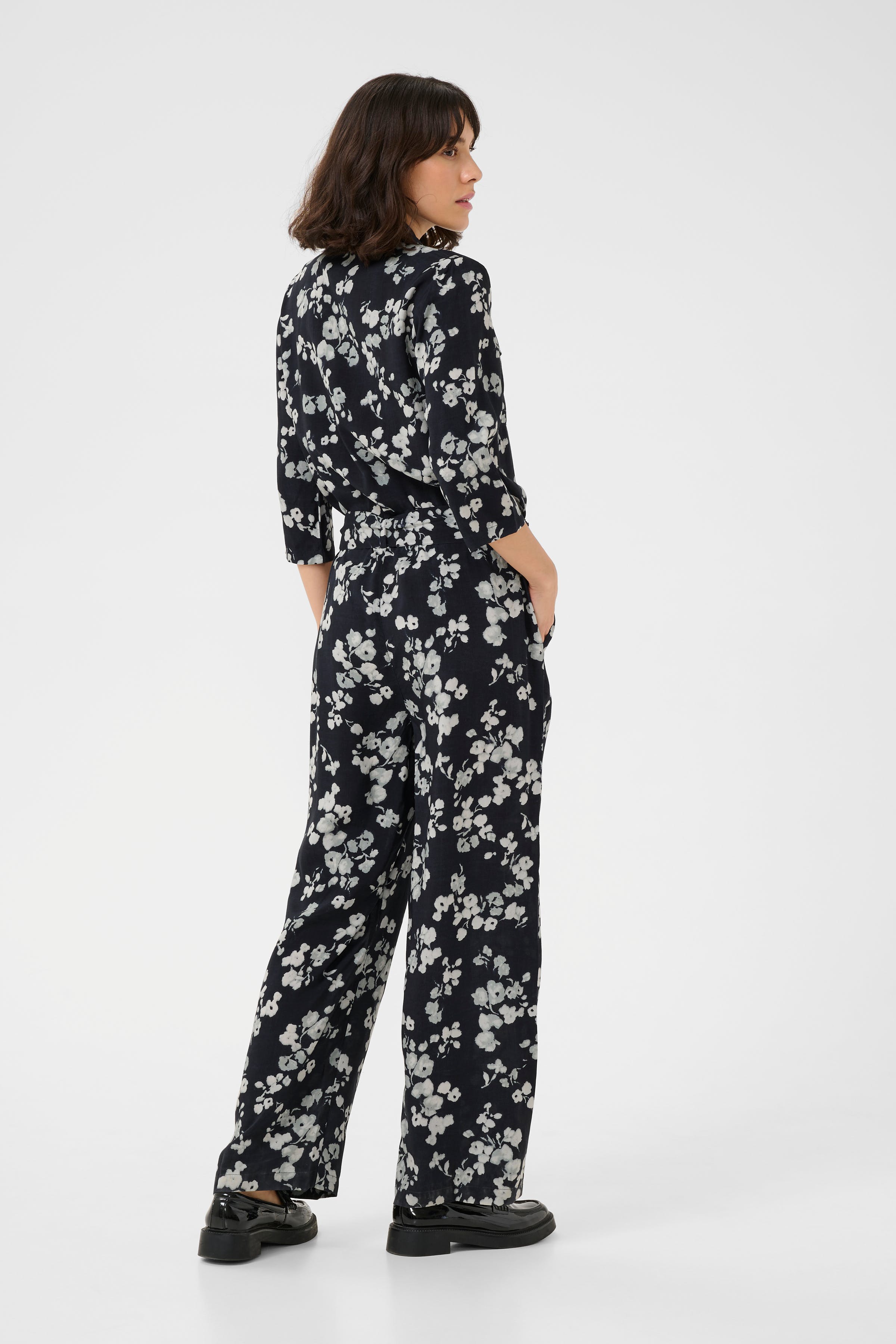 KApollie Overall LOOKBOOK BACK 10509533-106800