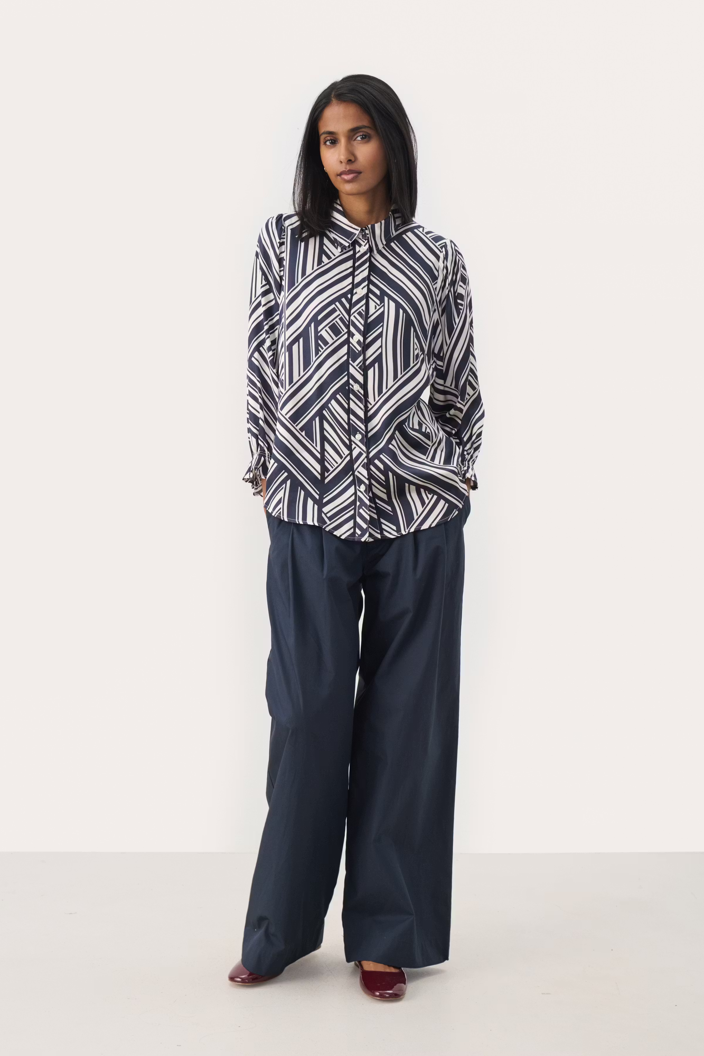 NevinePW Skjorta LOOKBOOK FRONT 30309399-303572