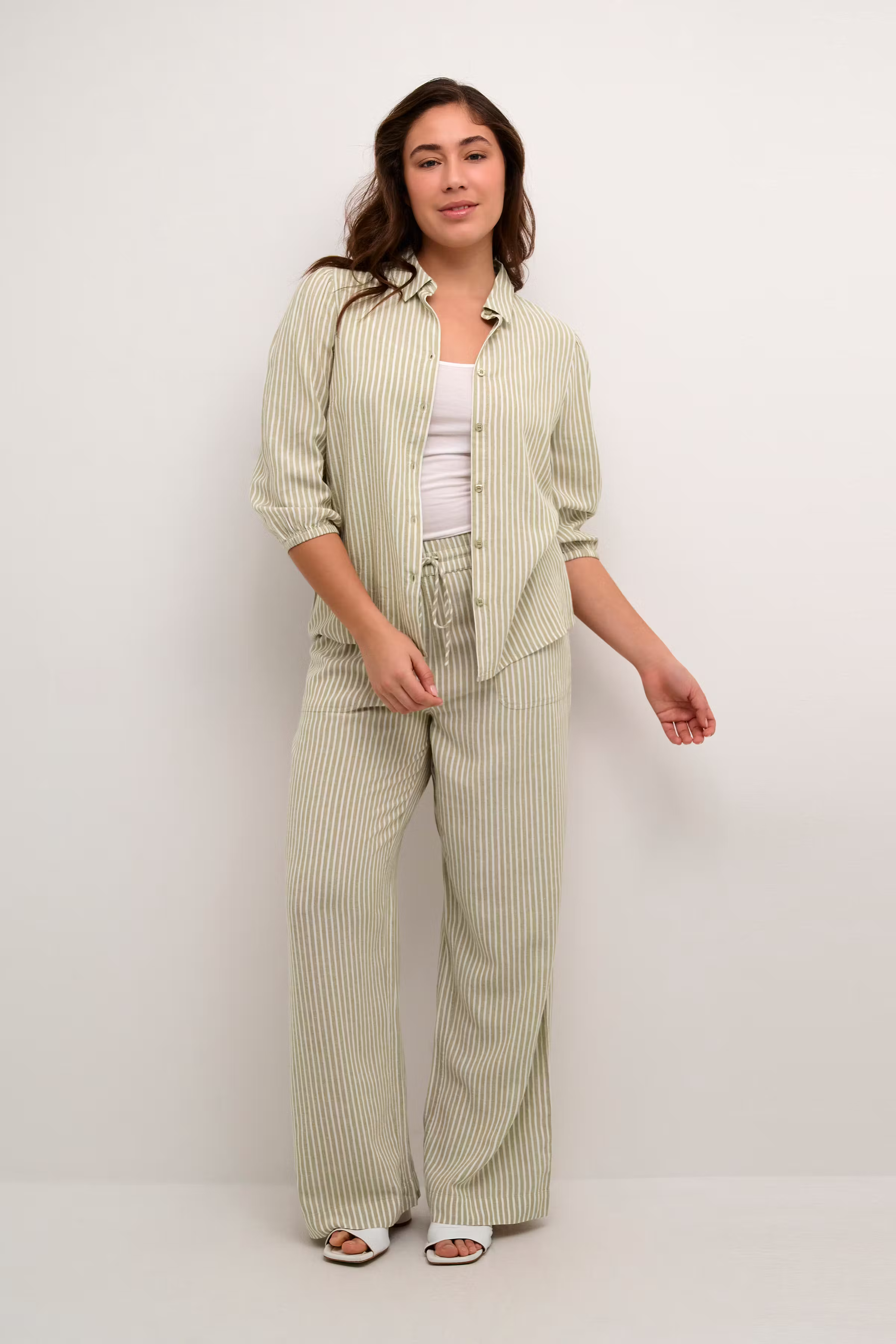 KAmilia Leinenhemd LOOKBOOK FRONT 10508361-105466