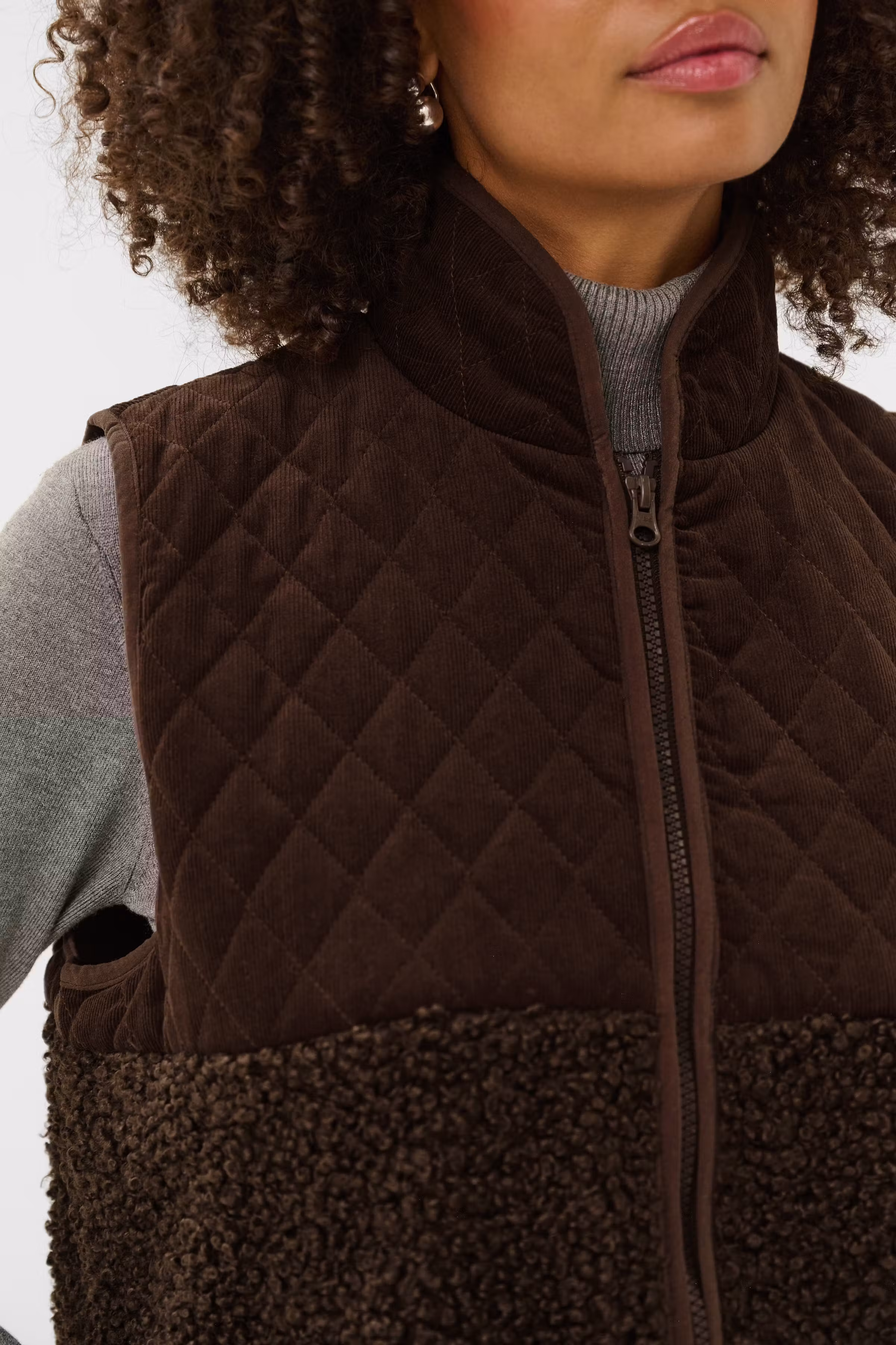 CUlenia Teddy vest LOOKBOOK DETAIL 50113440-190915