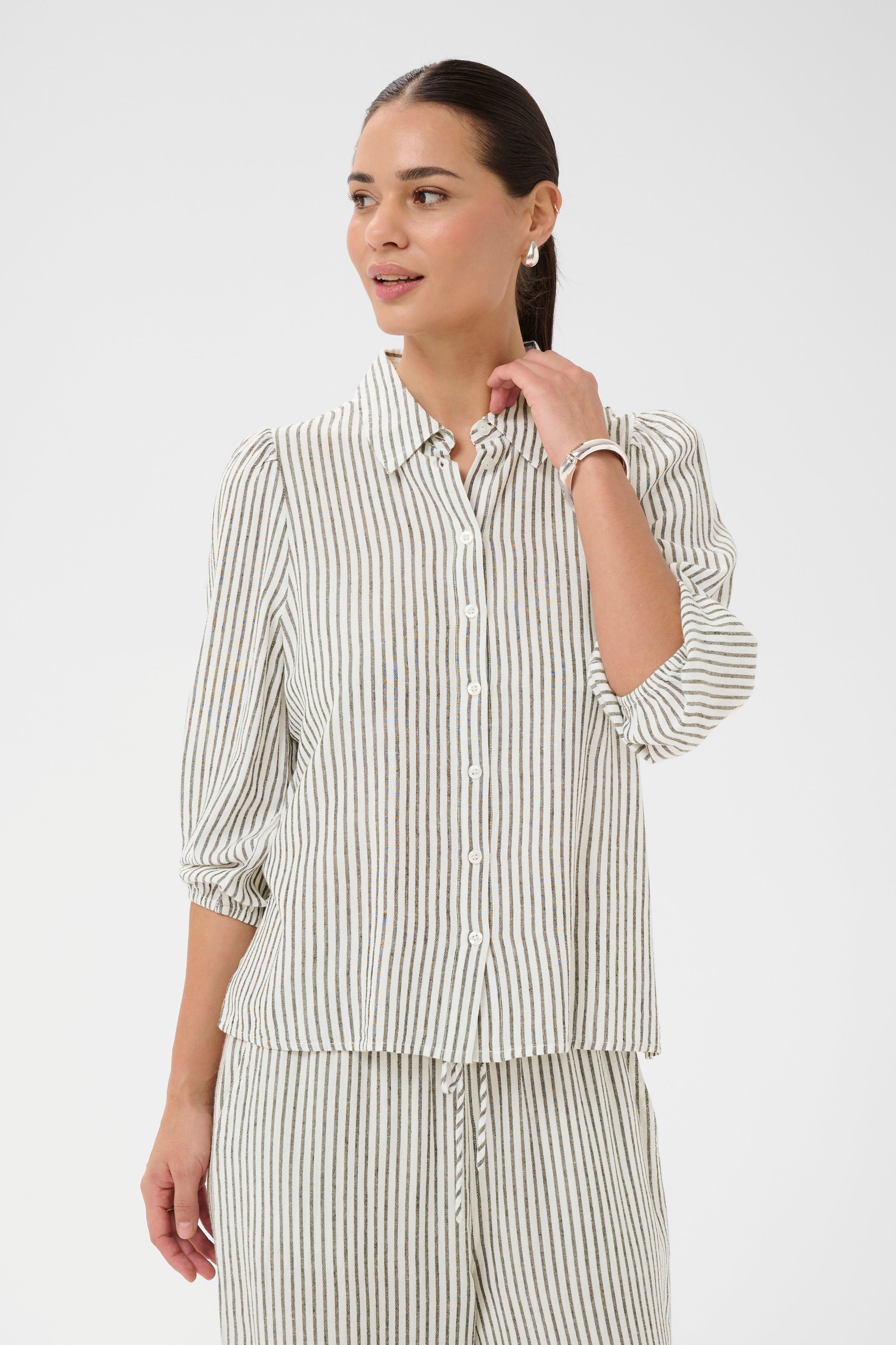 KAmilia Skjorta LOOKBOOK FRONT 10511458-105465