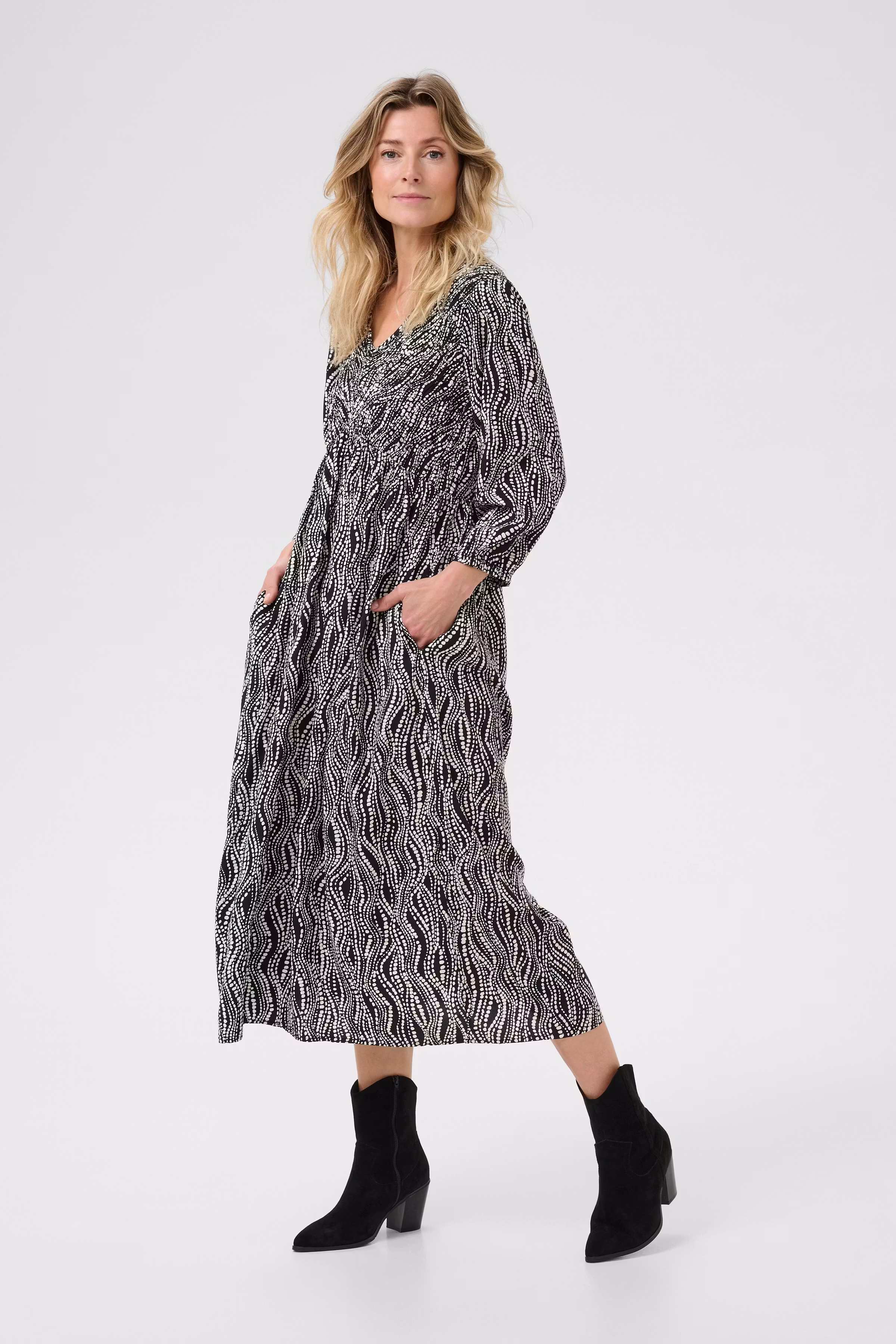 CRTiah Dress LOOKBOOK FRONT 10613476-107181