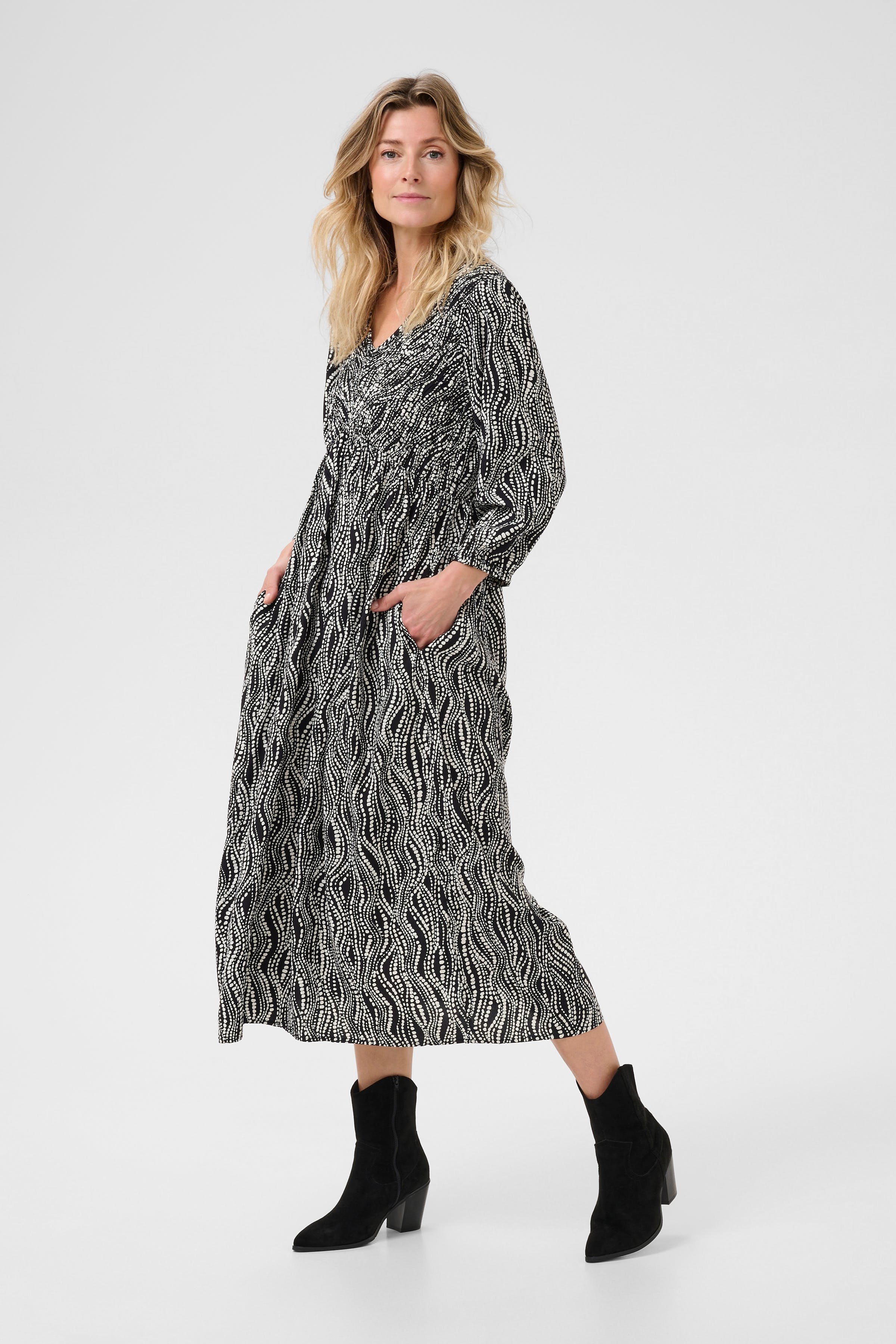 CRTiah Dress LOOKBOOK FRONT 10613476-107181