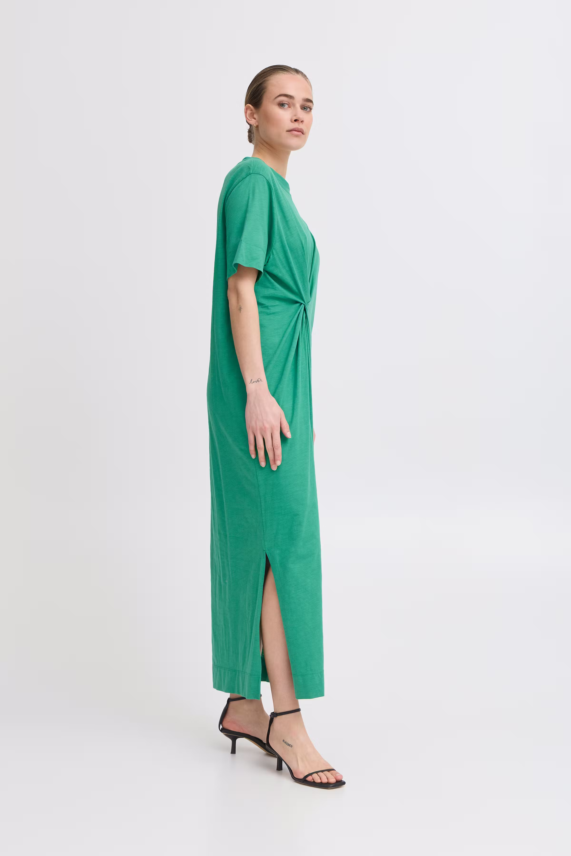 IHOVULA Dress LOOKBOOK FRONT 20123372-175923