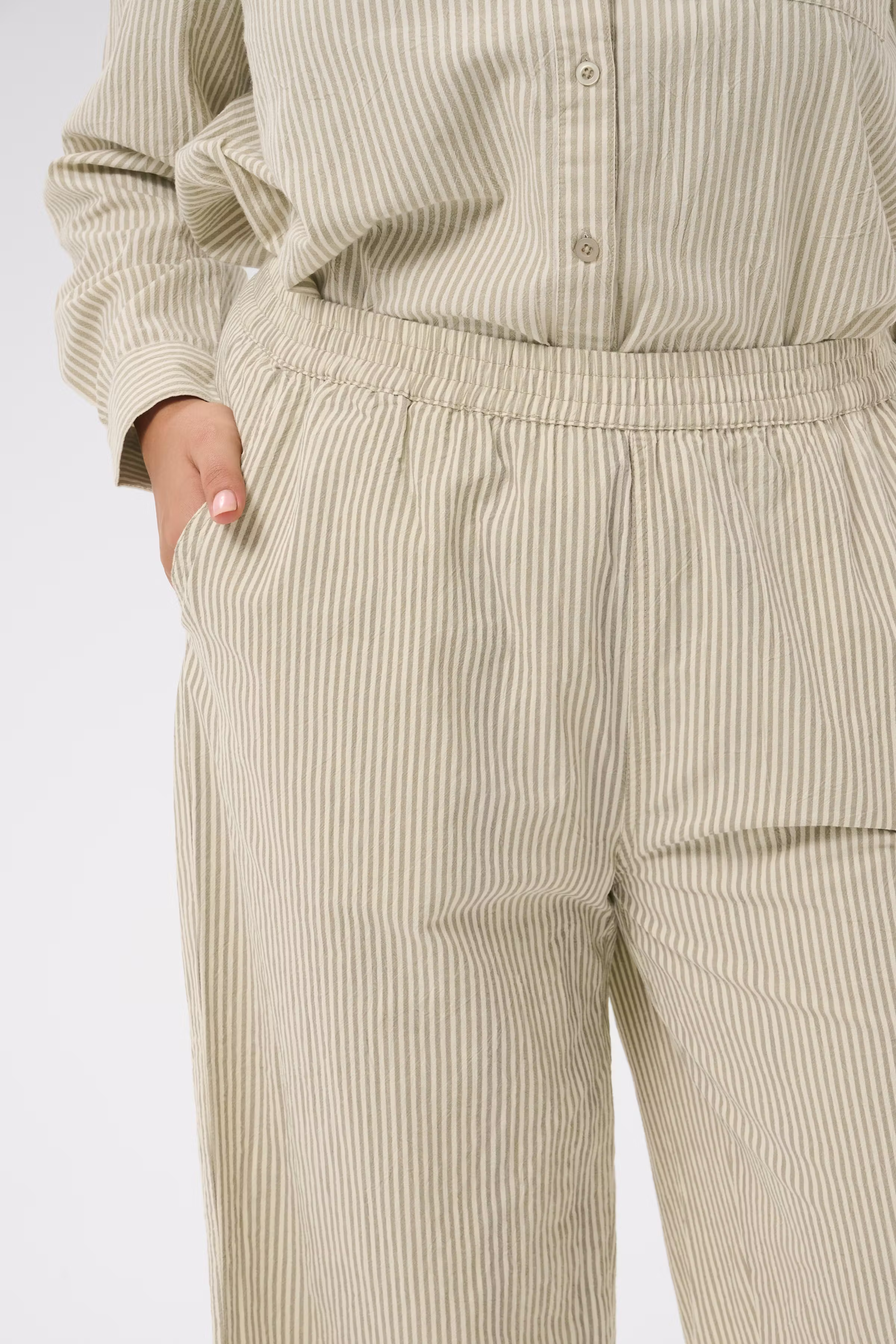 KCnana Hose LOOKBOOK DETAIL 10583312-107706