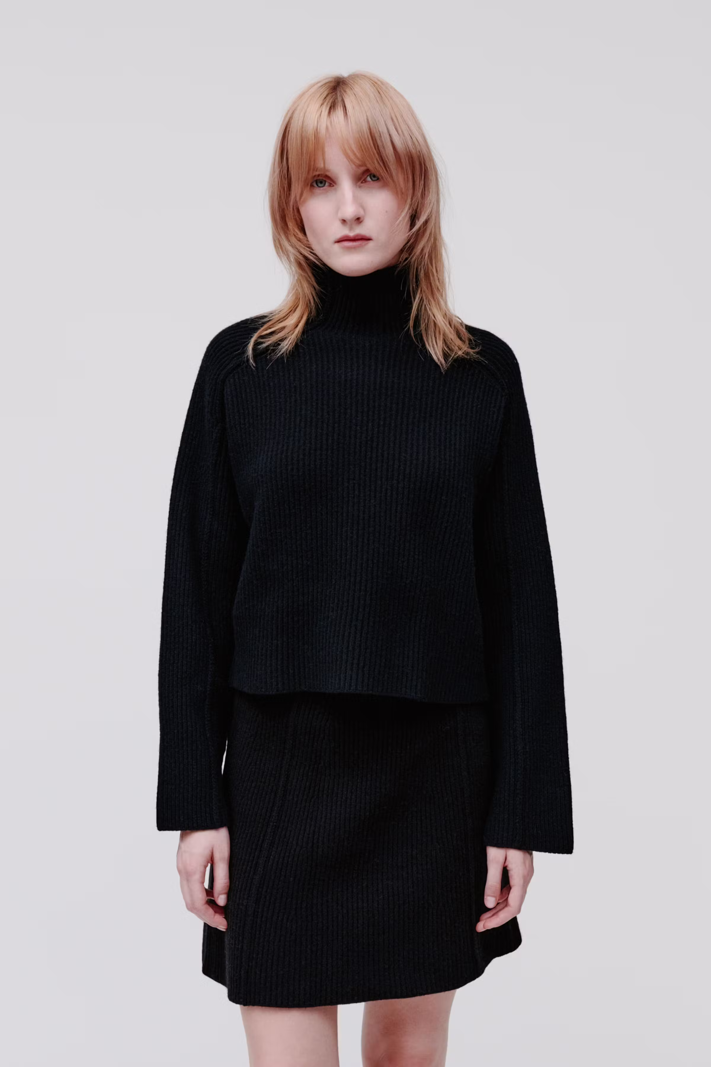 IOKEEVA Pullover LOOKBOOK FRONT 30600600-BK999