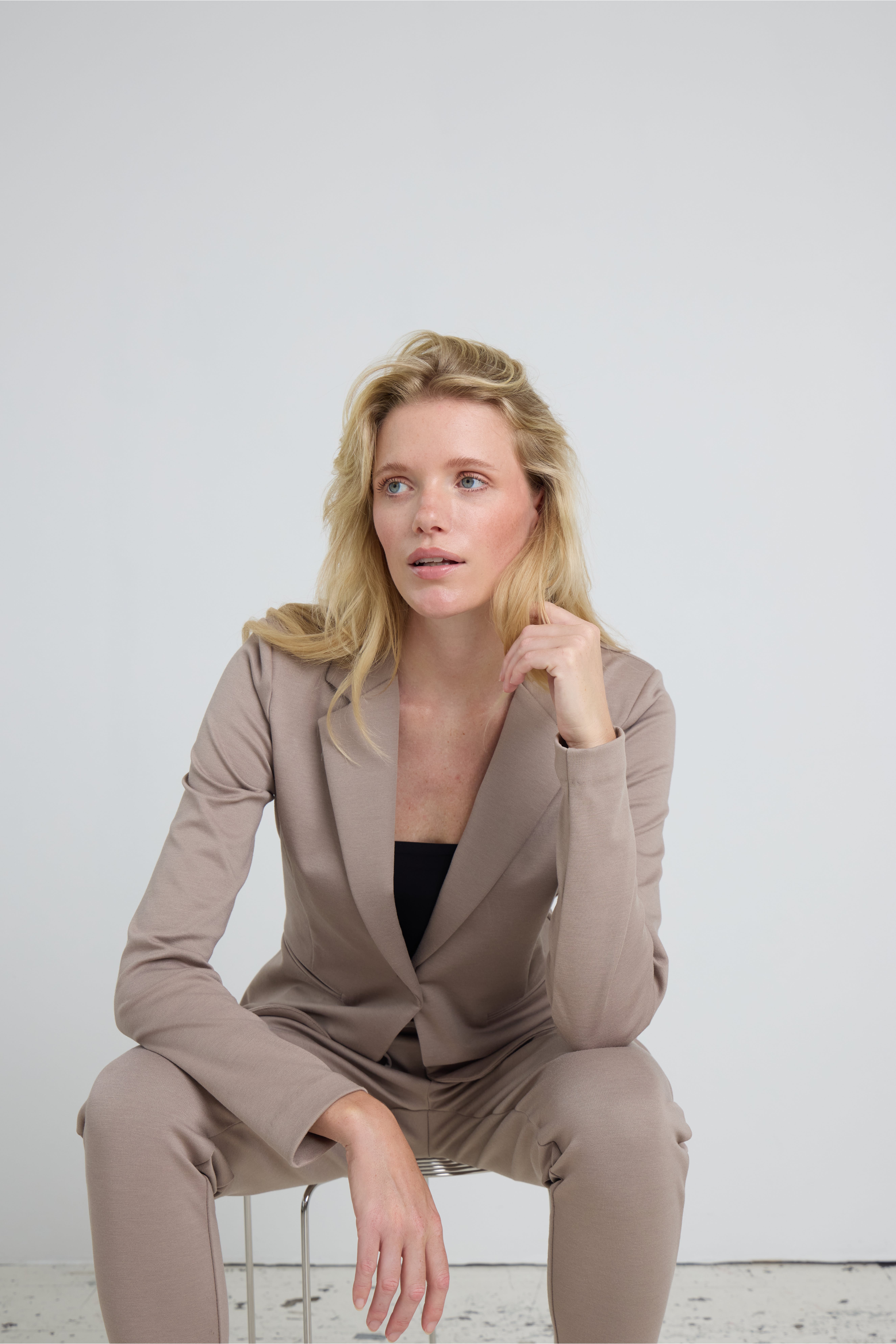 IHKATE Blazer LOCATION NONE 20101801-171212