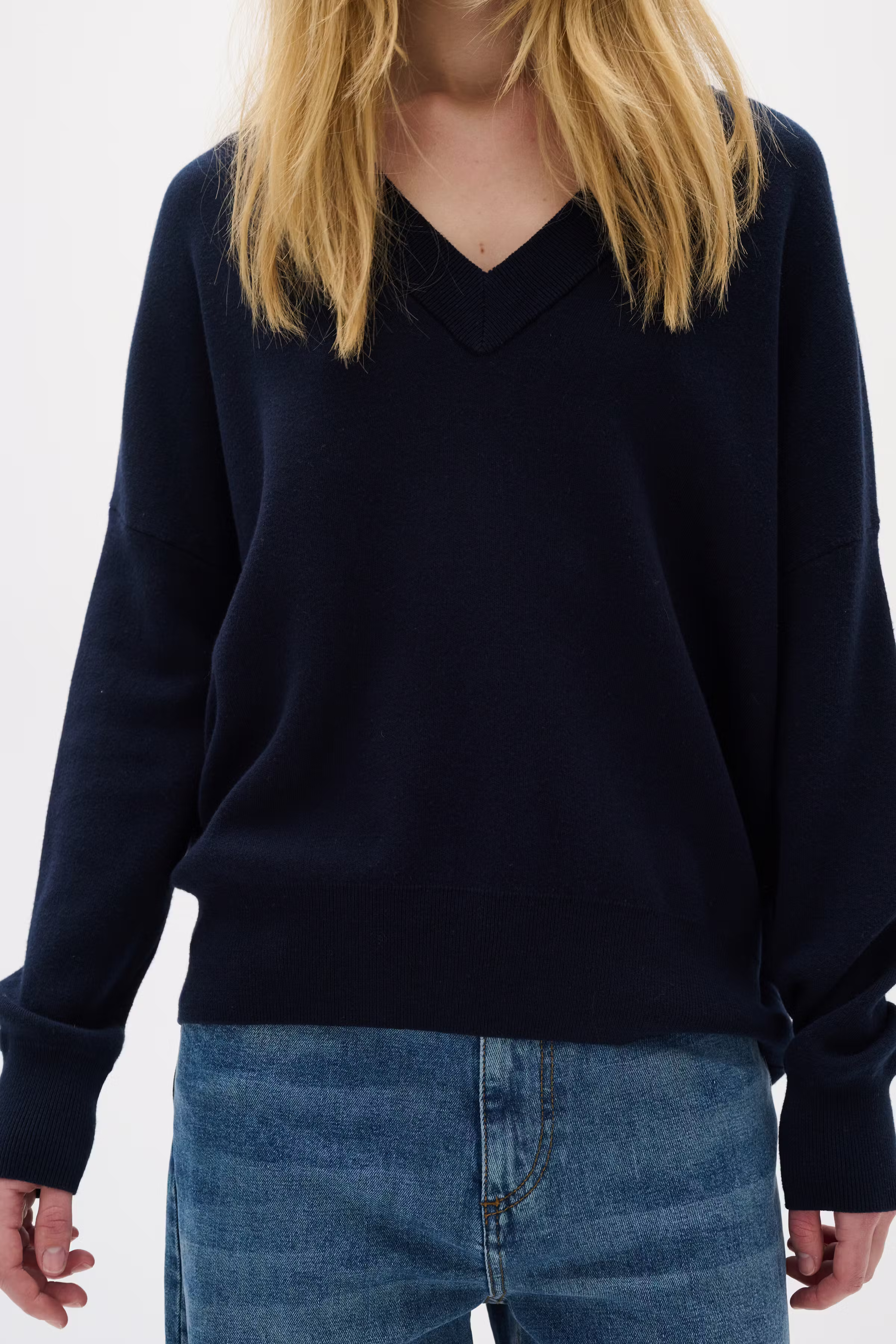 FosterIW V-neck Pullover LOOKBOOK DETAIL 30106899-300005