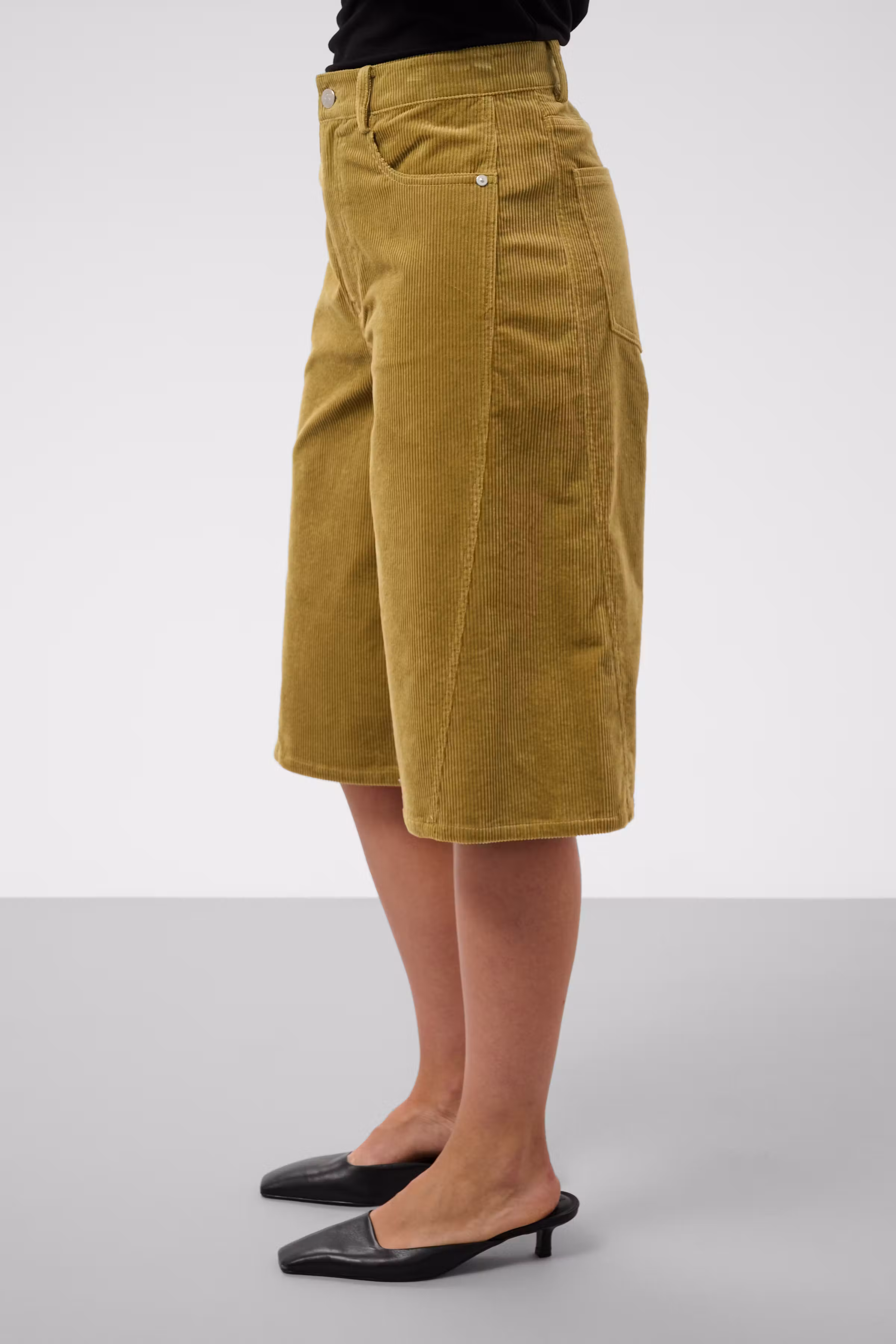 SLKamet Shorts LOOKBOOK DETAIL 30409485-170929