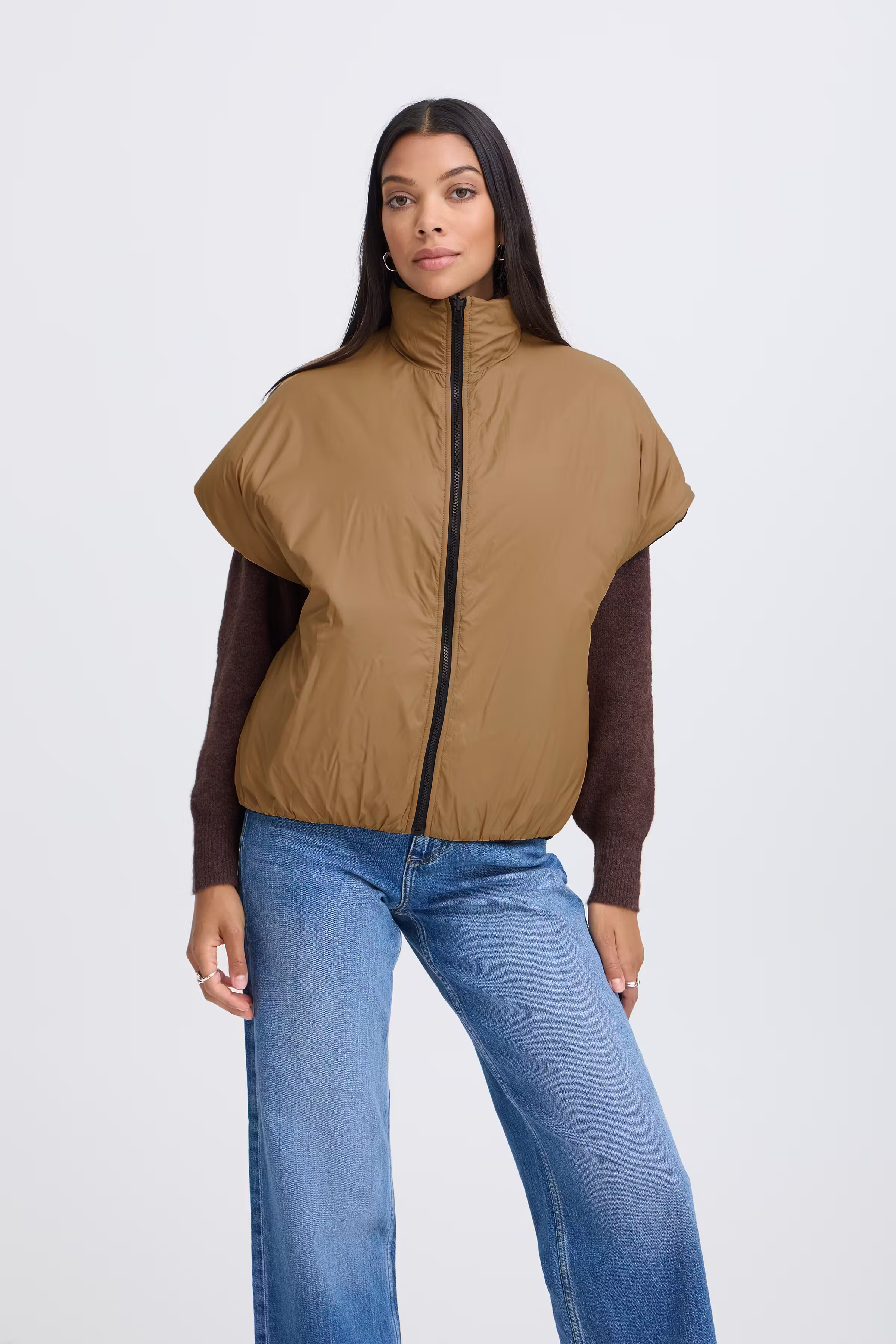BYBERTA Vest yttertøj LOOKBOOK DETAIL 20819130-194008