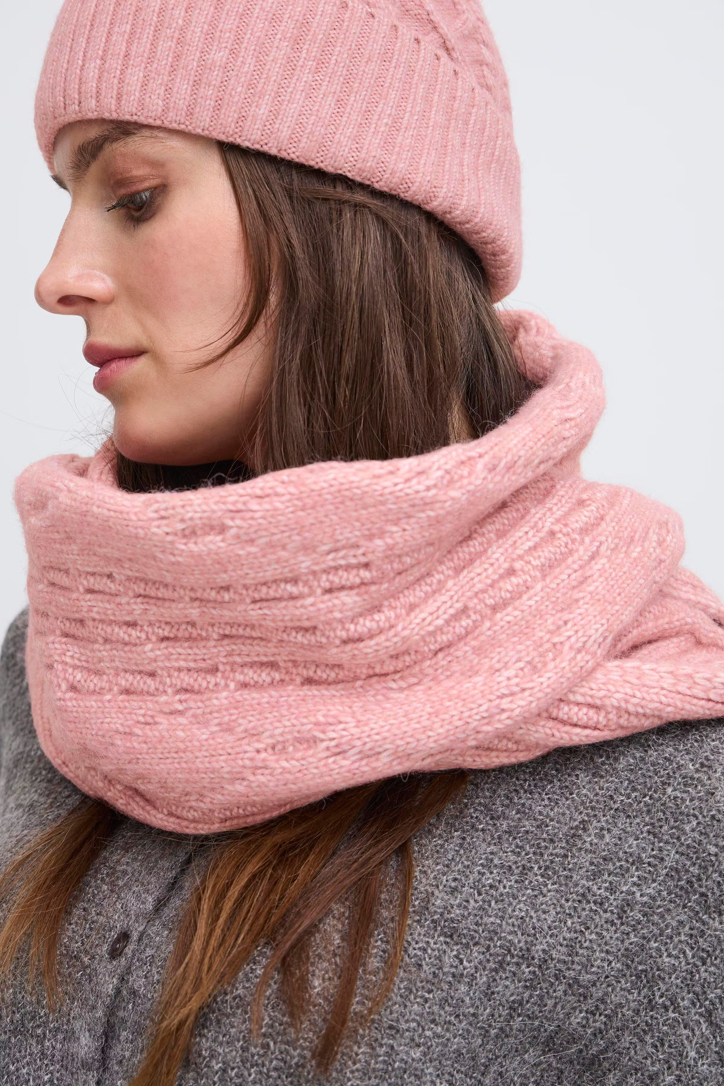 IALUCY Scarf LOOKBOOK FRONT 20124378-1519061