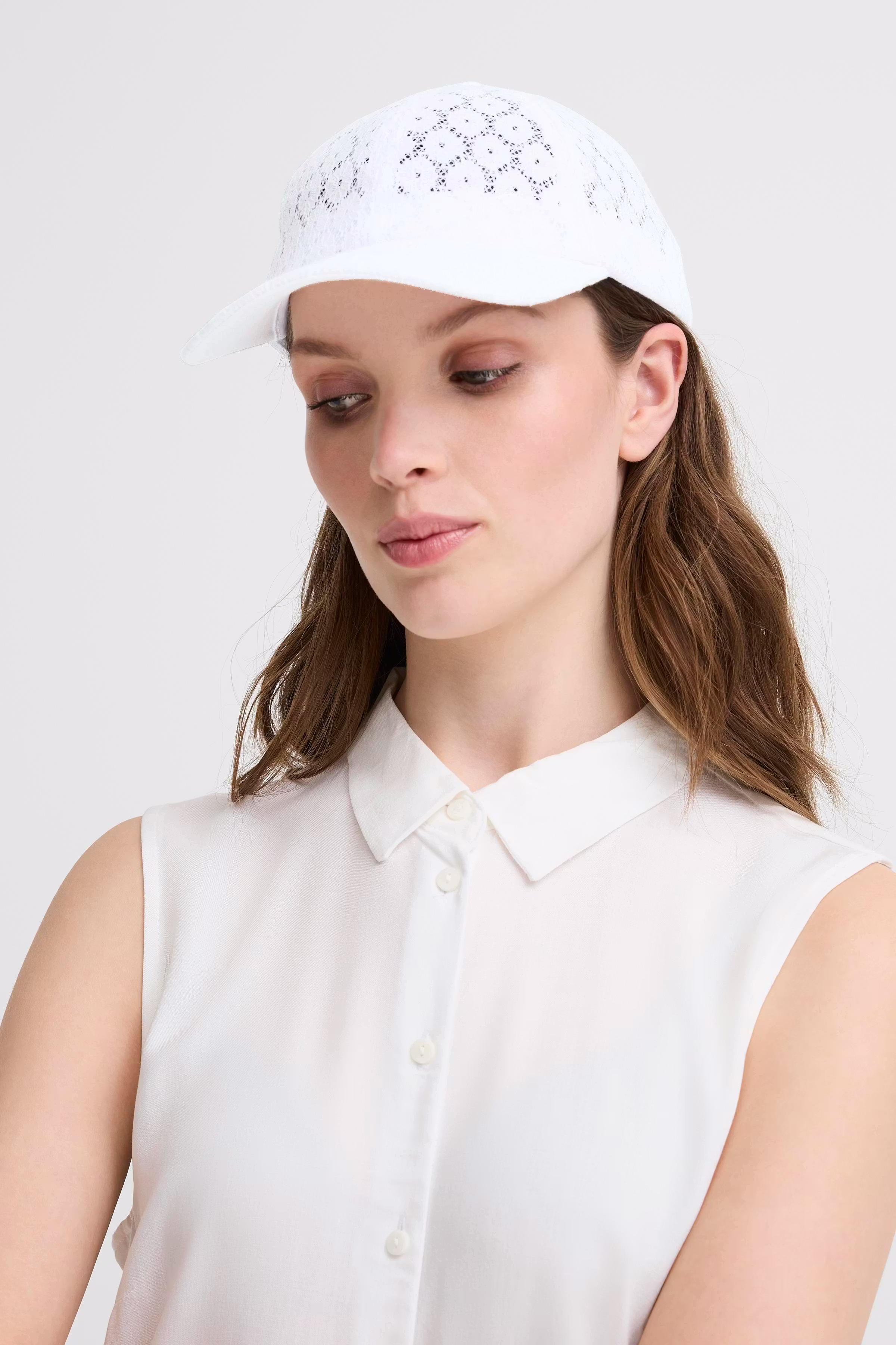 IACHRISTY Caps LOOKBOOK DETAIL 20123134-114201