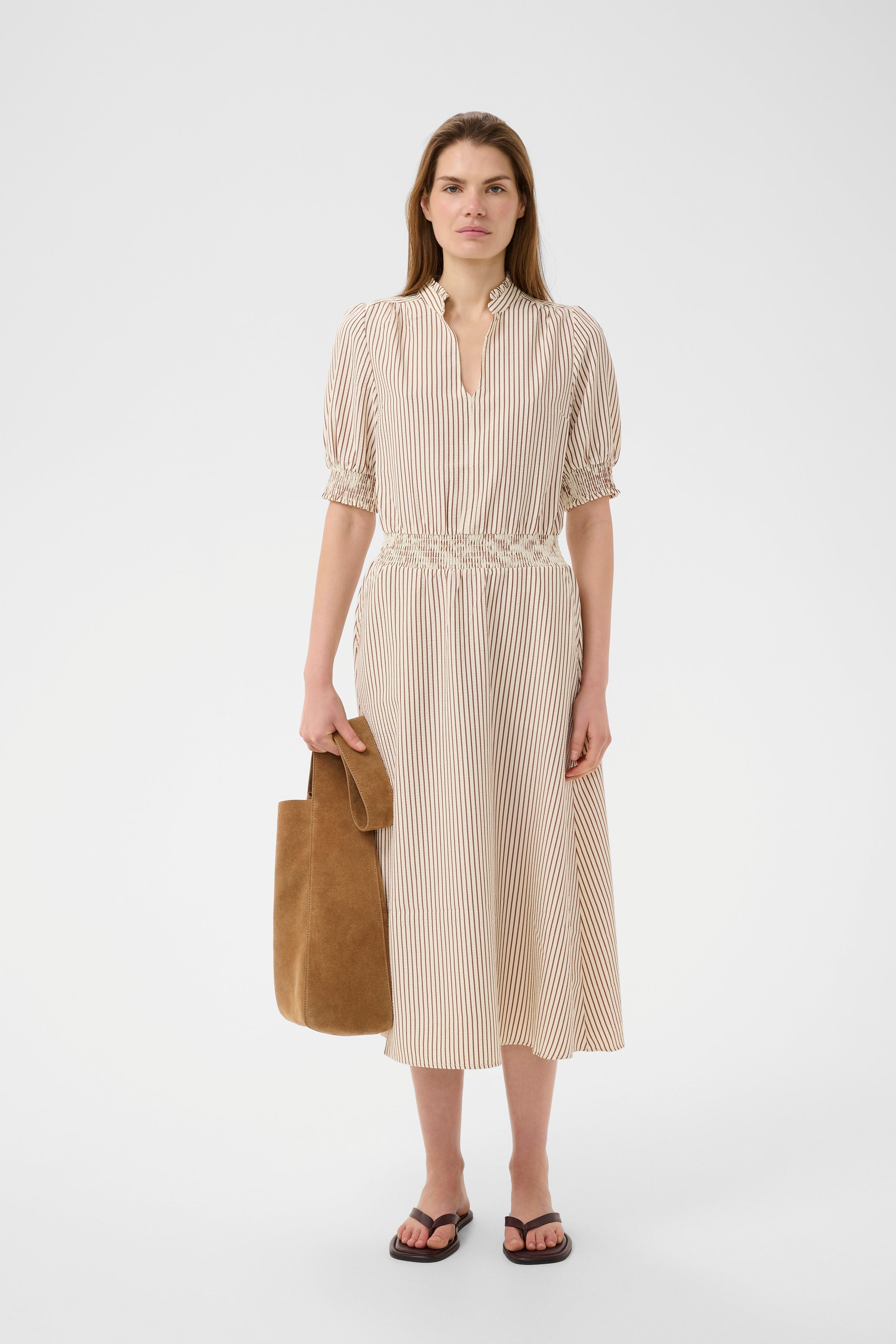 BellaIW Jurk LOOKBOOK FRONT 30111221-305161