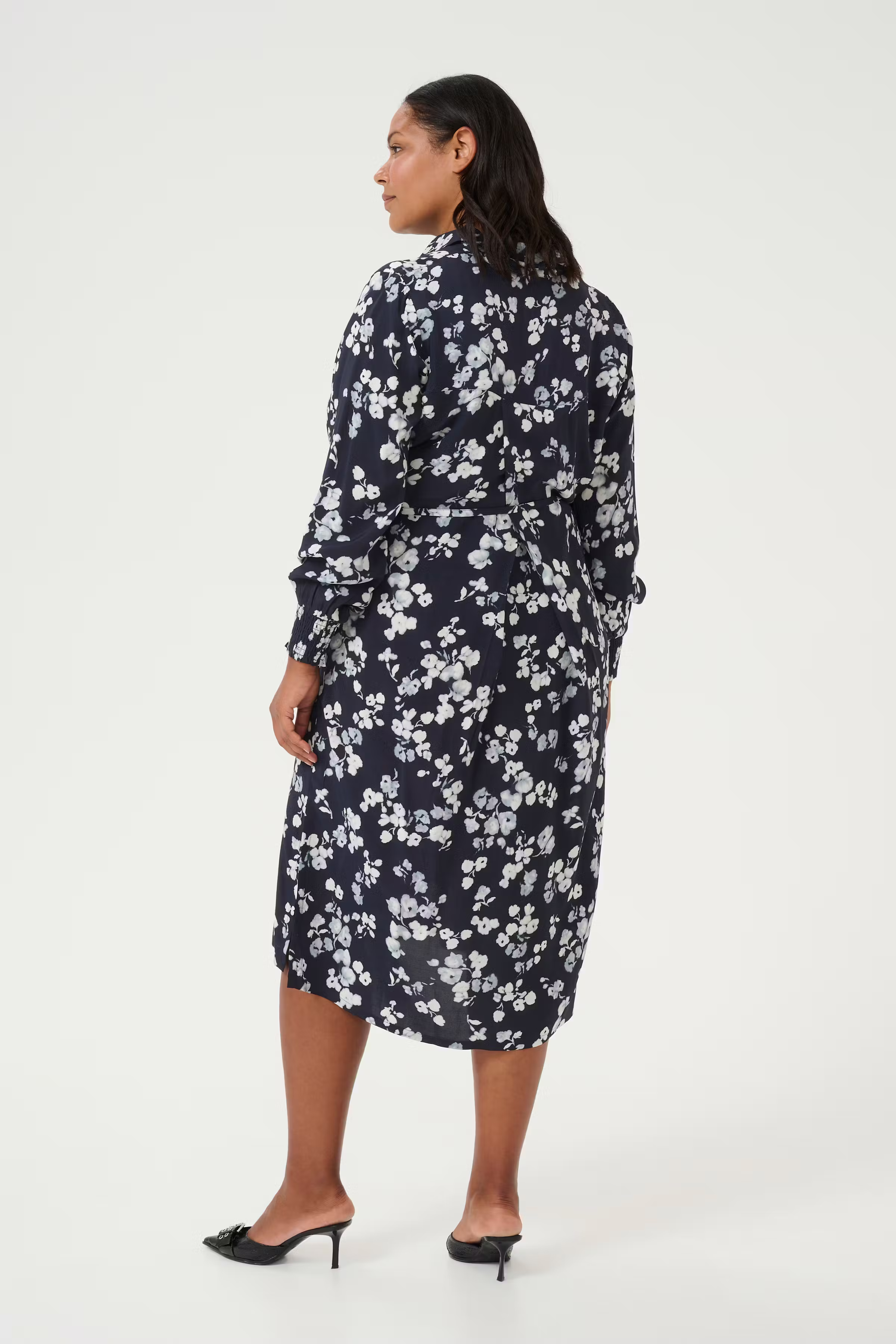 KCalicia Robe LOOKBOOK BACK 10582847-106800