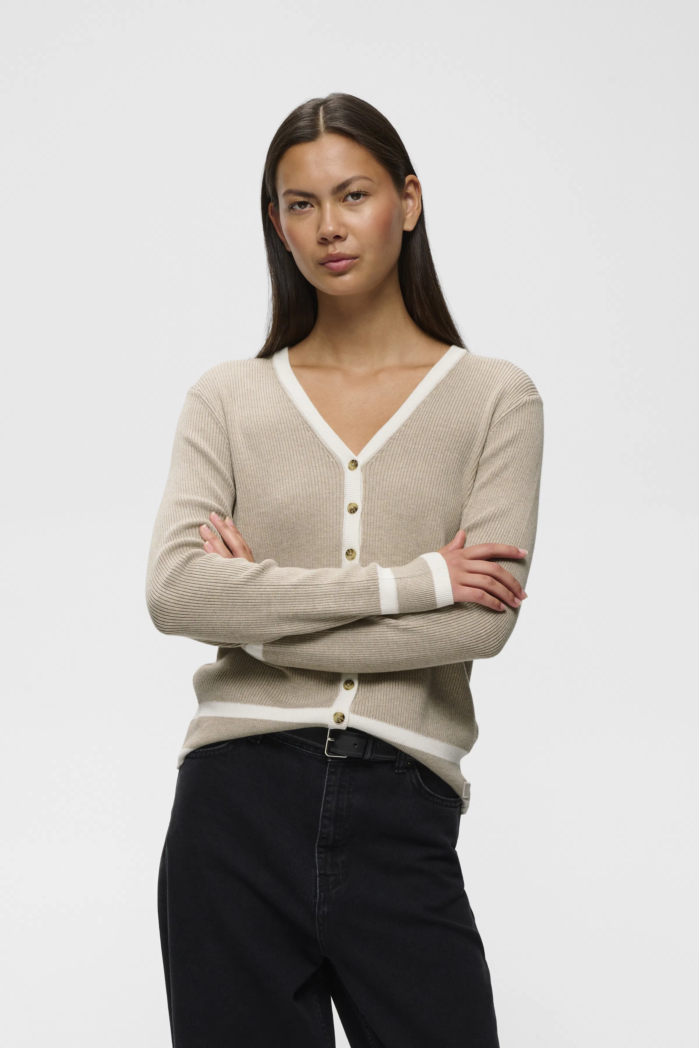 LeenahIW Cardigan LOOKBOOK FRONT 30110673-303486