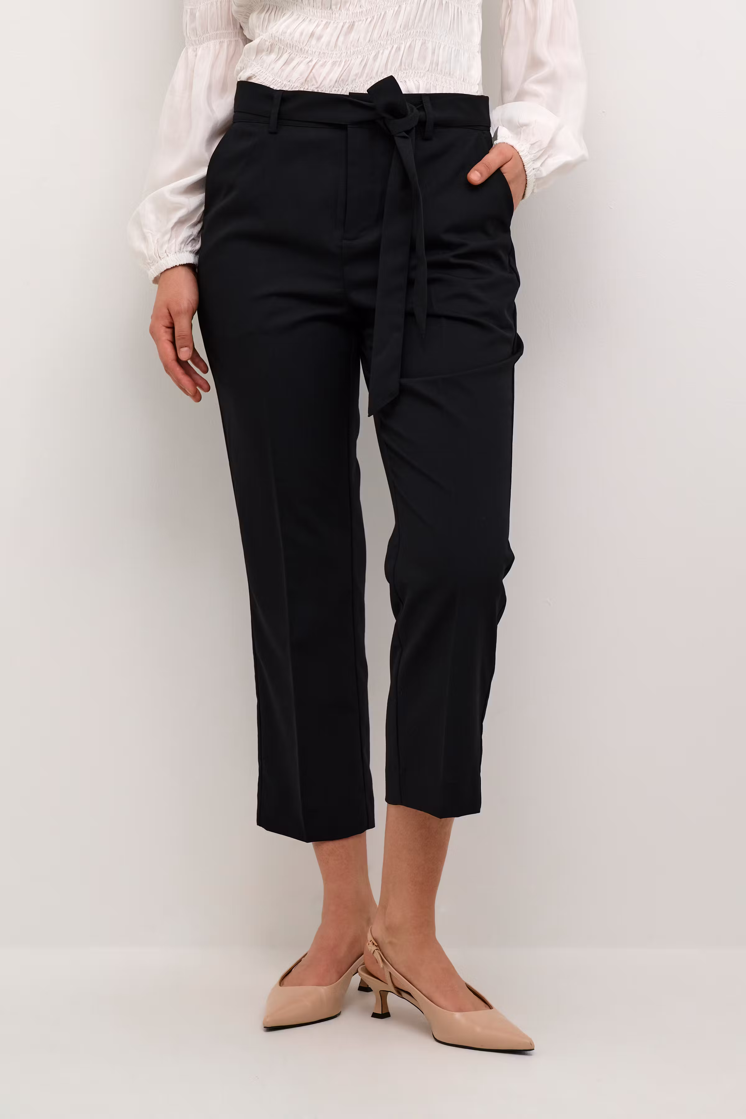 CRWanne Trousers LOOKBOOK FRONT 10612785-100120