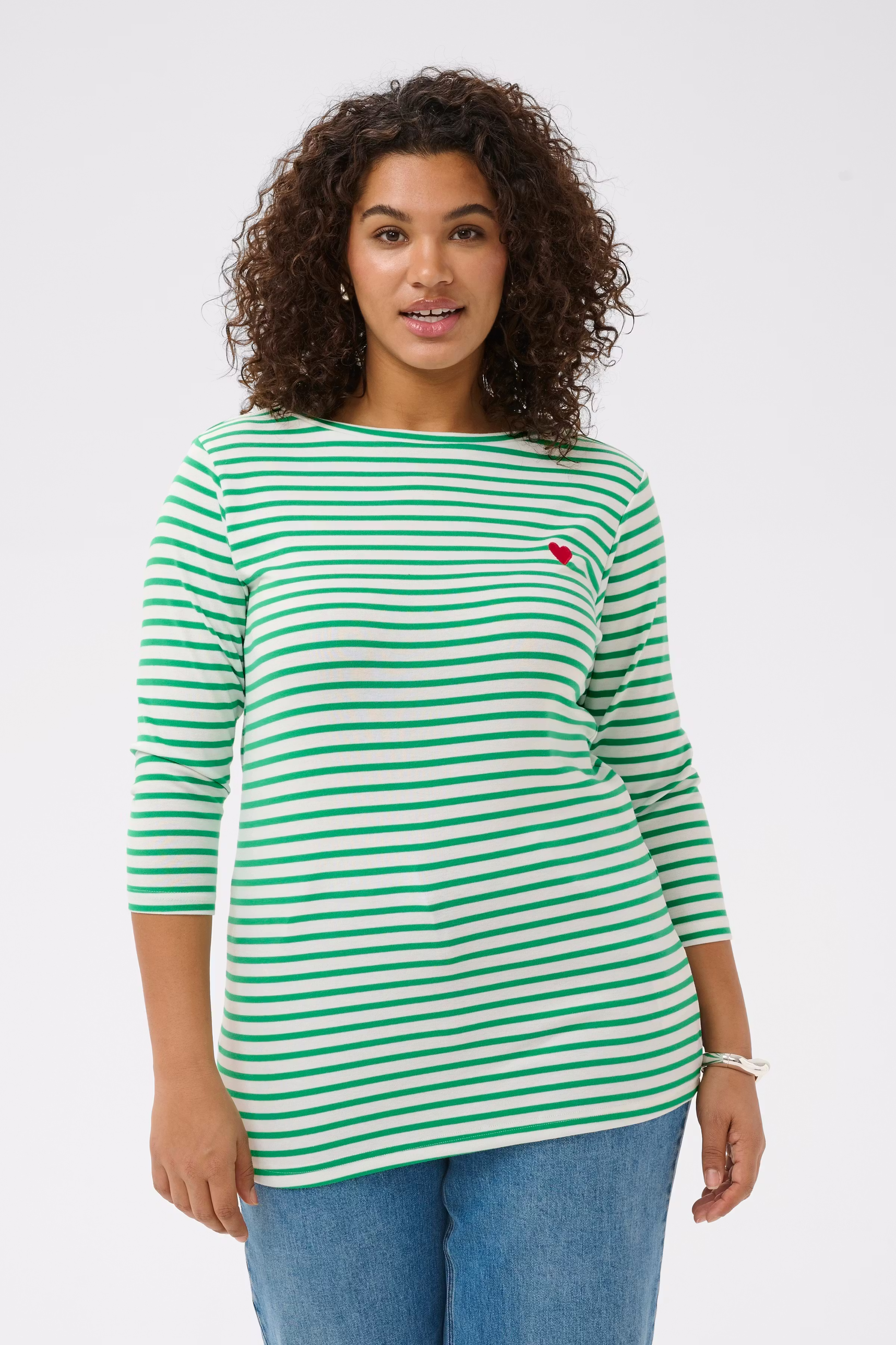 KClia T-shirt LOOKBOOK FRONT 10584203-109482