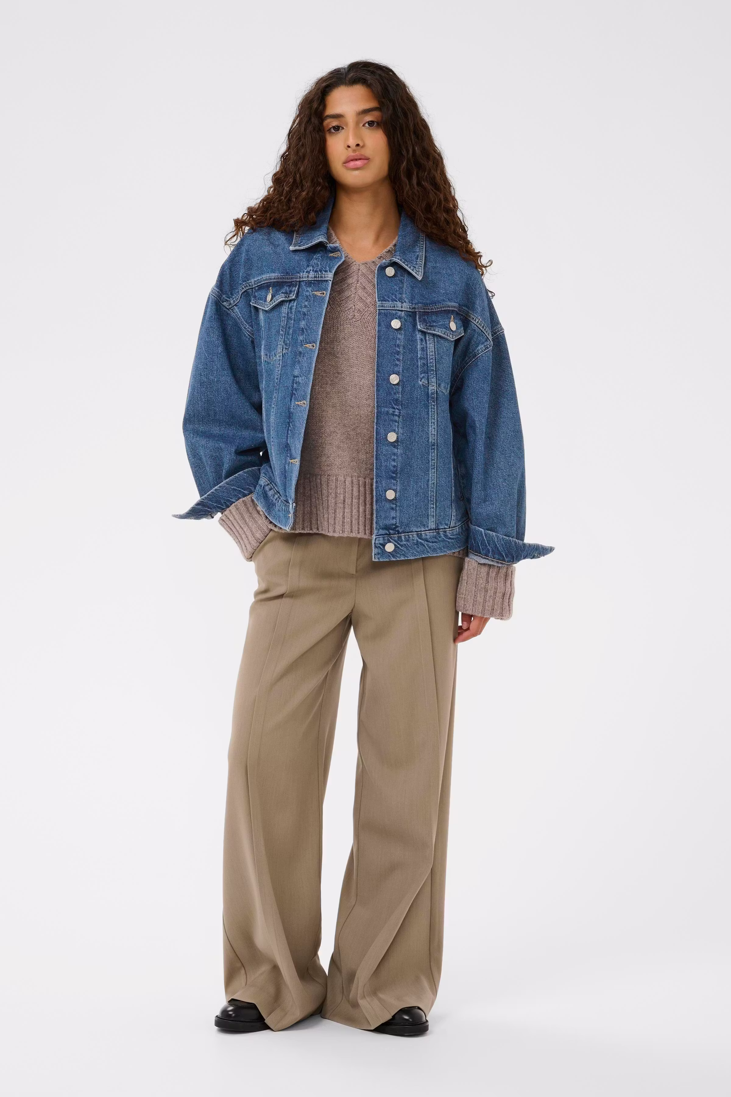 SLNamira Ytterplagg LOOKBOOK FRONT 30408826-300377