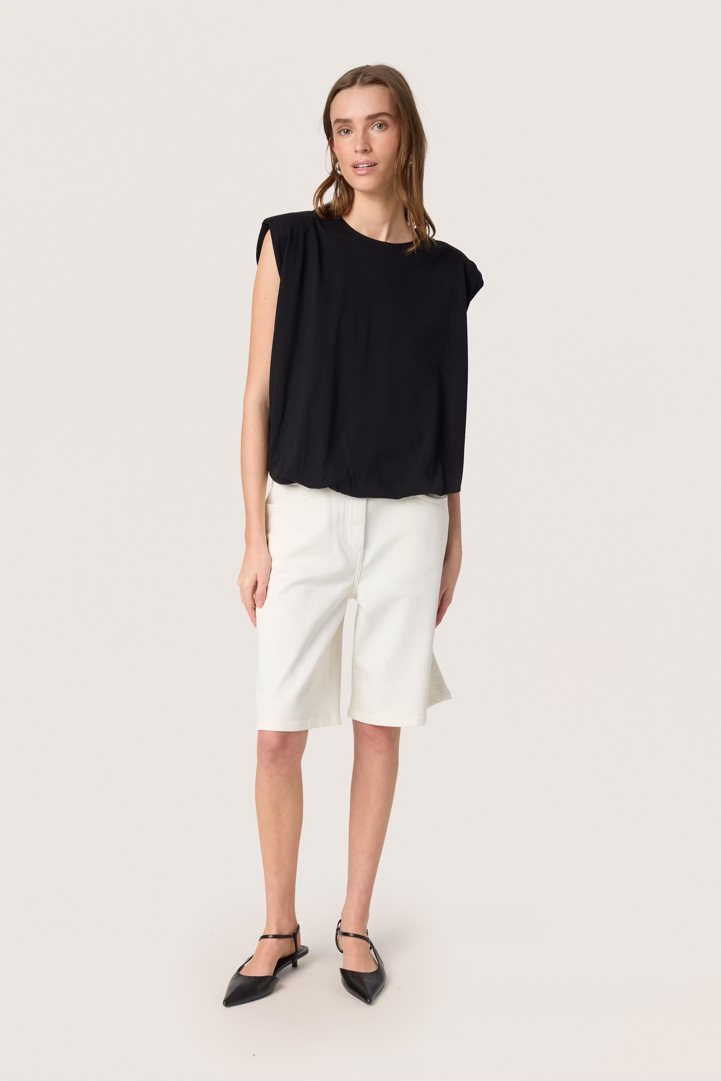 SLJina Top LOOKBOOK FRONT 30408300-194008