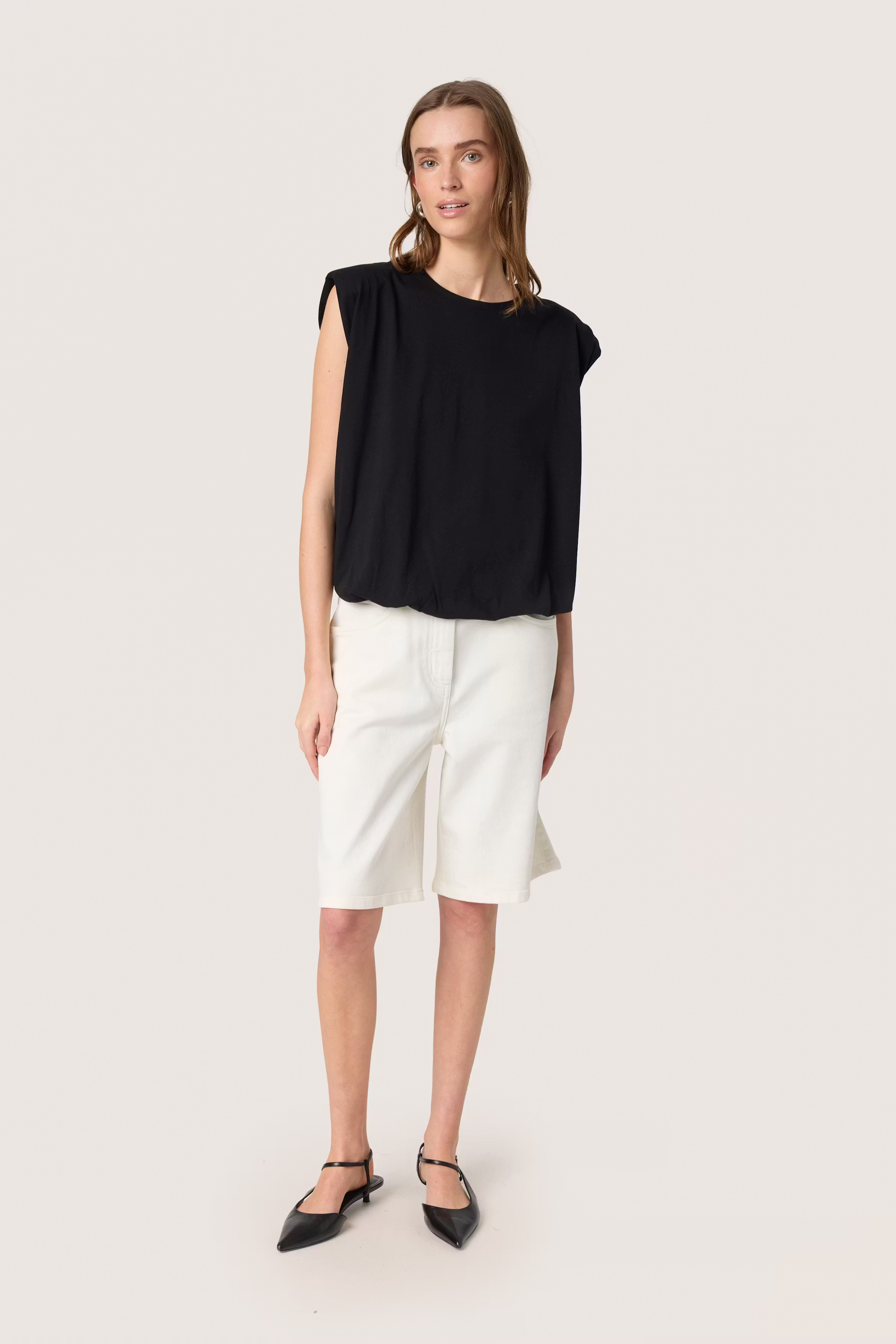 SLJina Top LOOKBOOK FRONT 30408300-194008