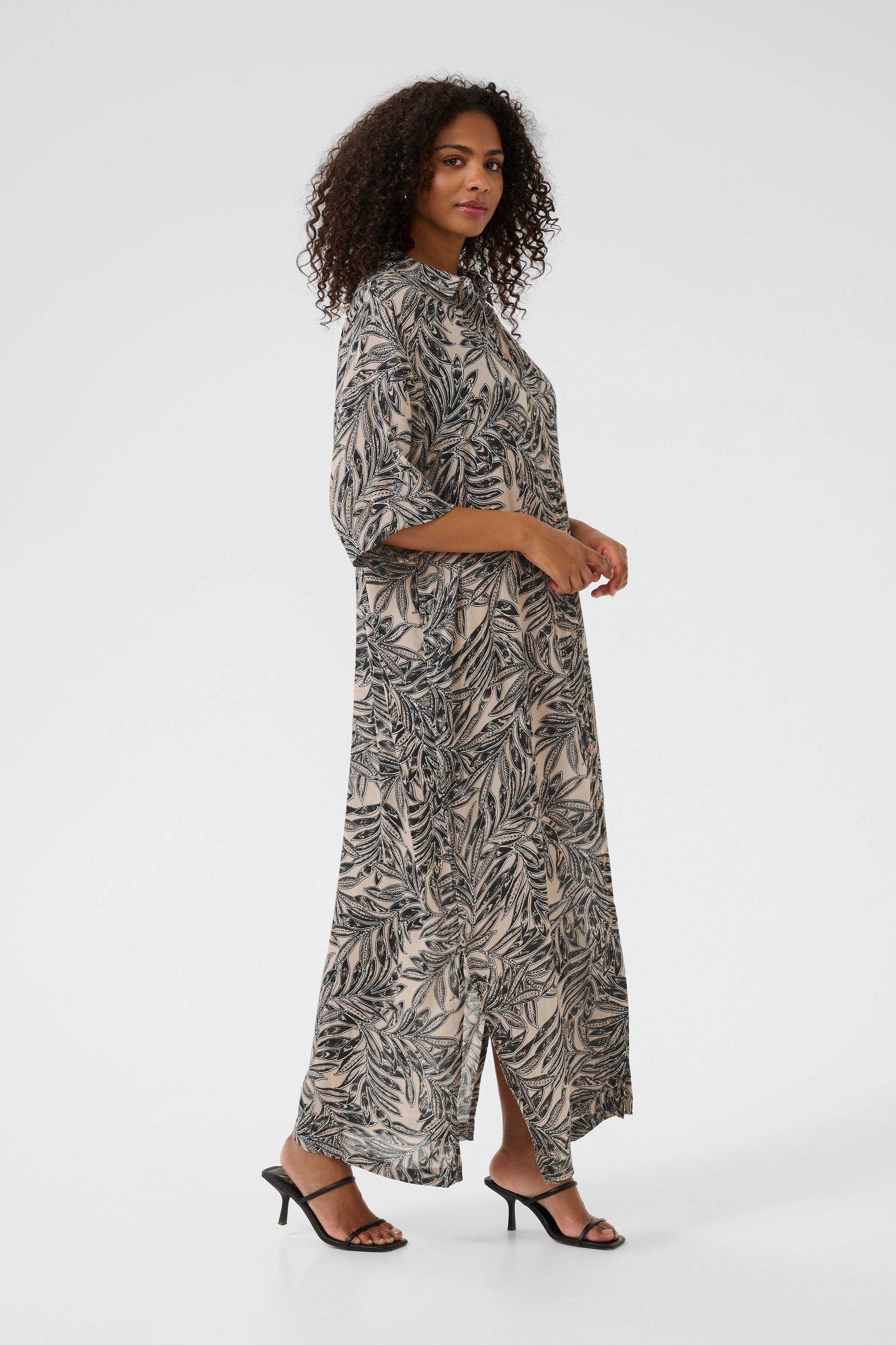 KAthora Kleid LOOKBOOK FRONT 10510040-108185