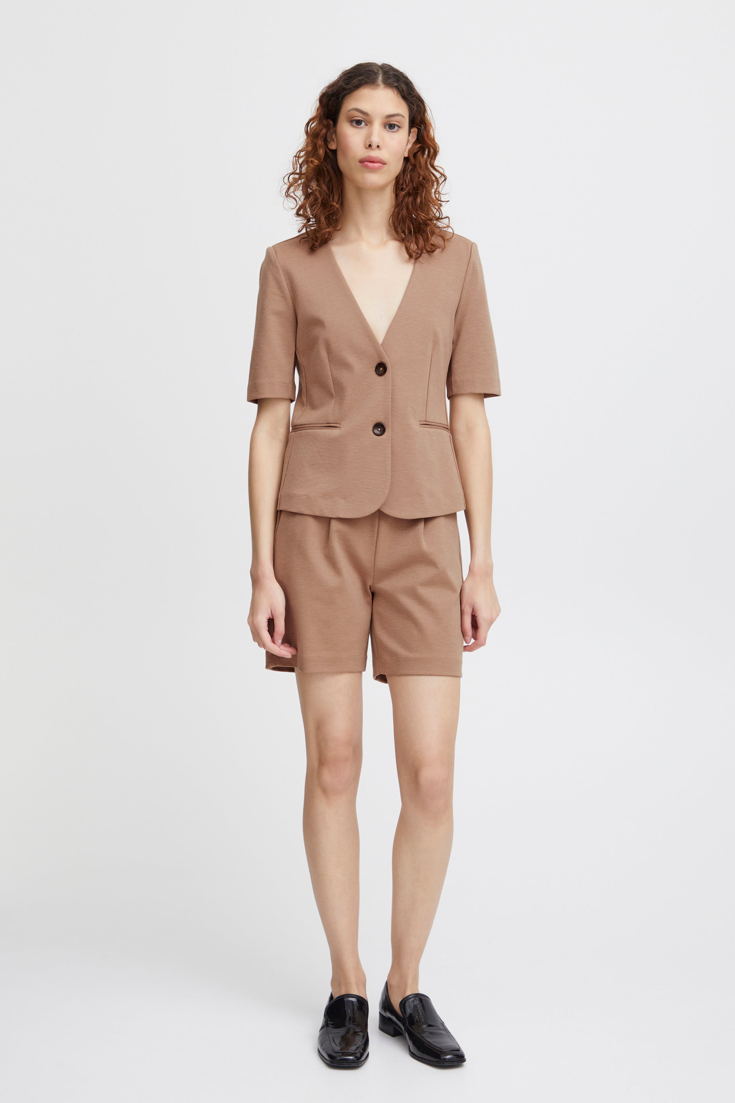 BYRIZETTA Shorts LOOKBOOK FRONT 20814517-1713211