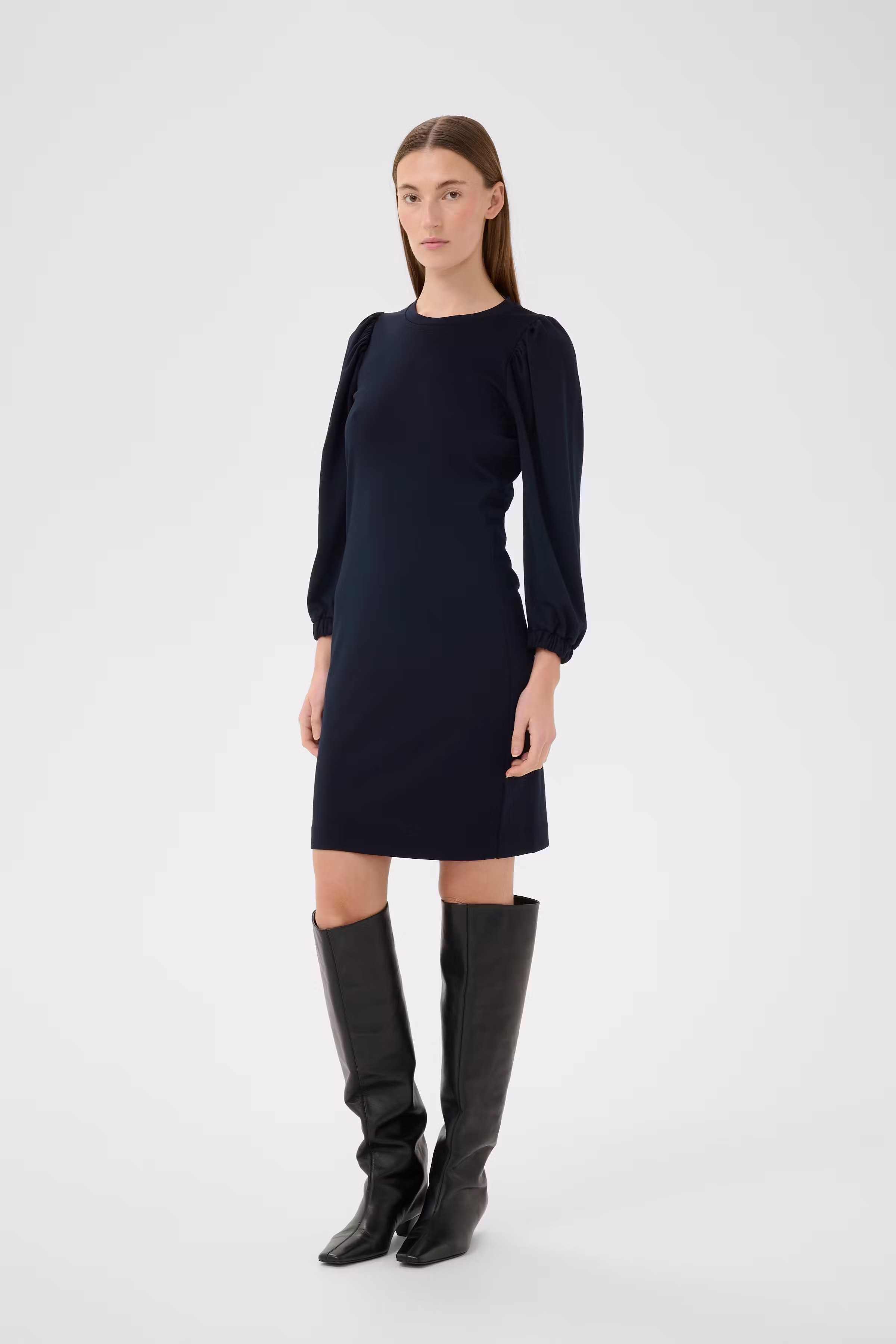 BekyIW Klänning LOOKBOOK FRONT 30111199-300005