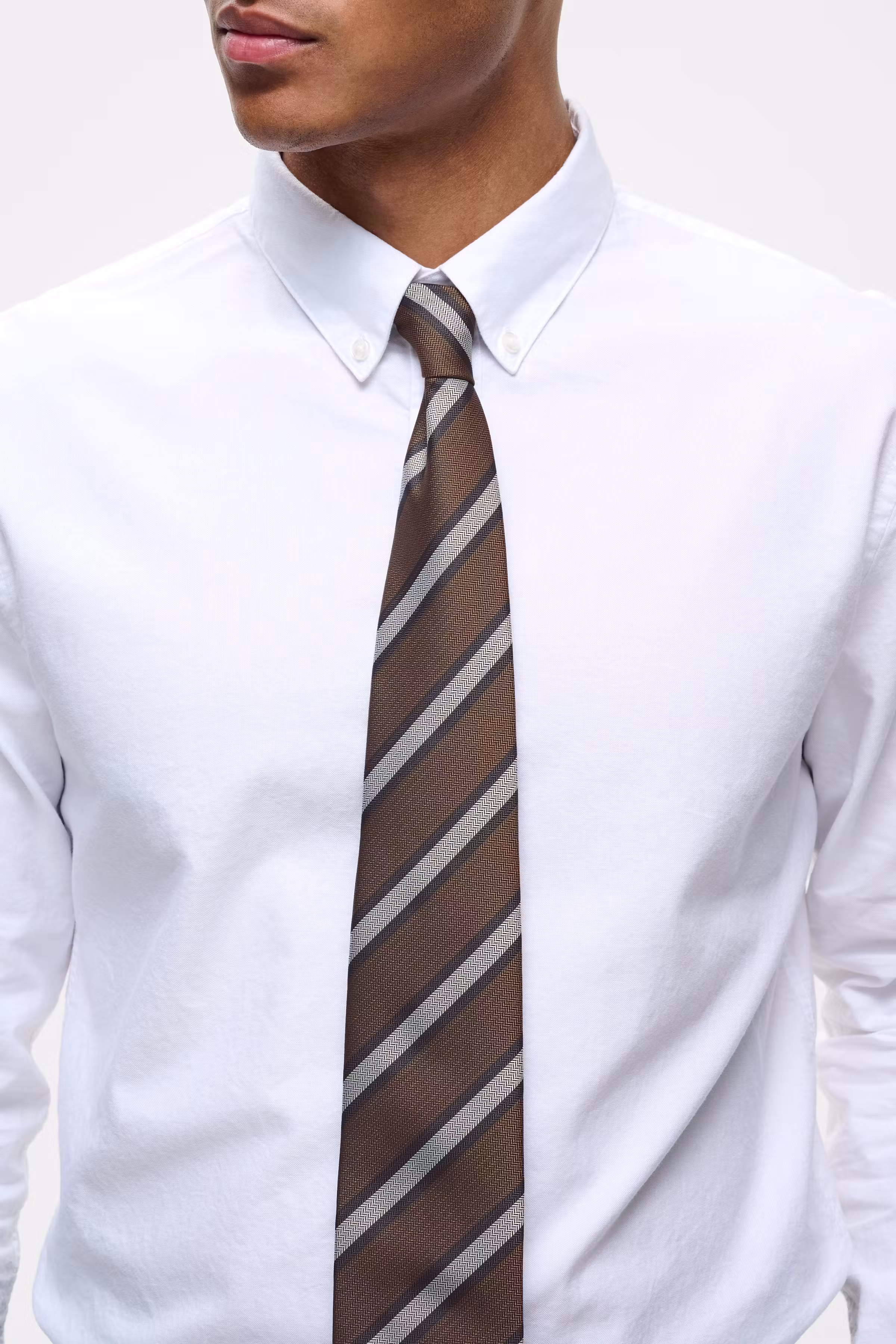 MAtie Tie LOOKBOOK DETAIL 30208732-190812