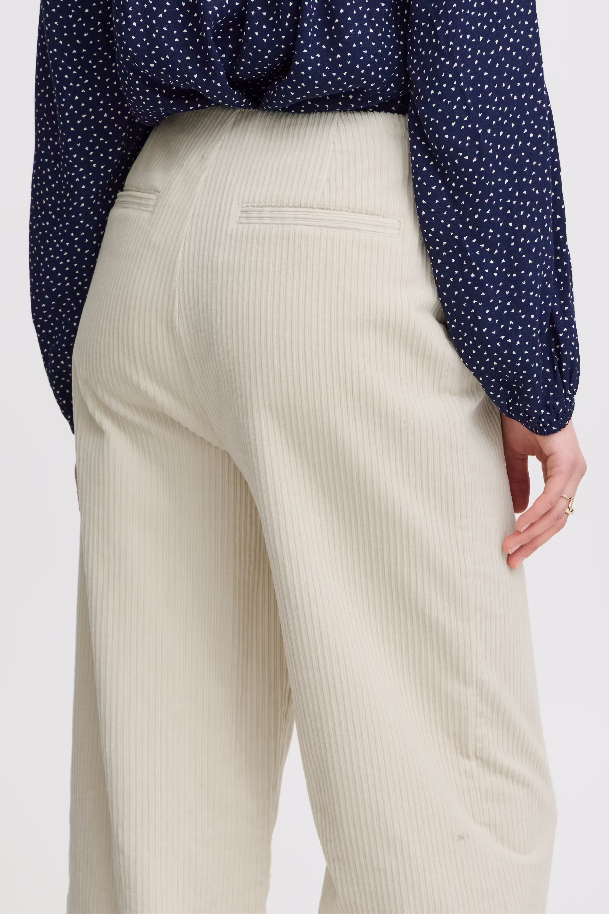 IRLESSI Bukser LOOKBOOK DETAIL 20121136-130905