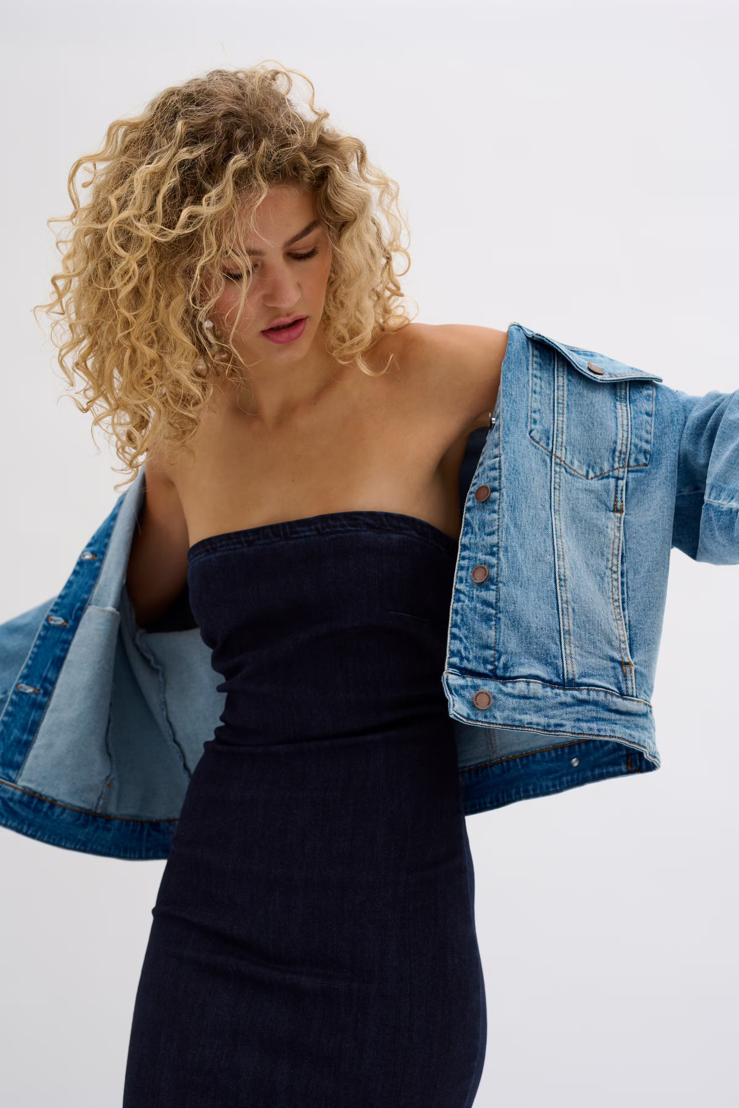 AyoMW Dress LOOKBOOK FRONT 10704651-100067