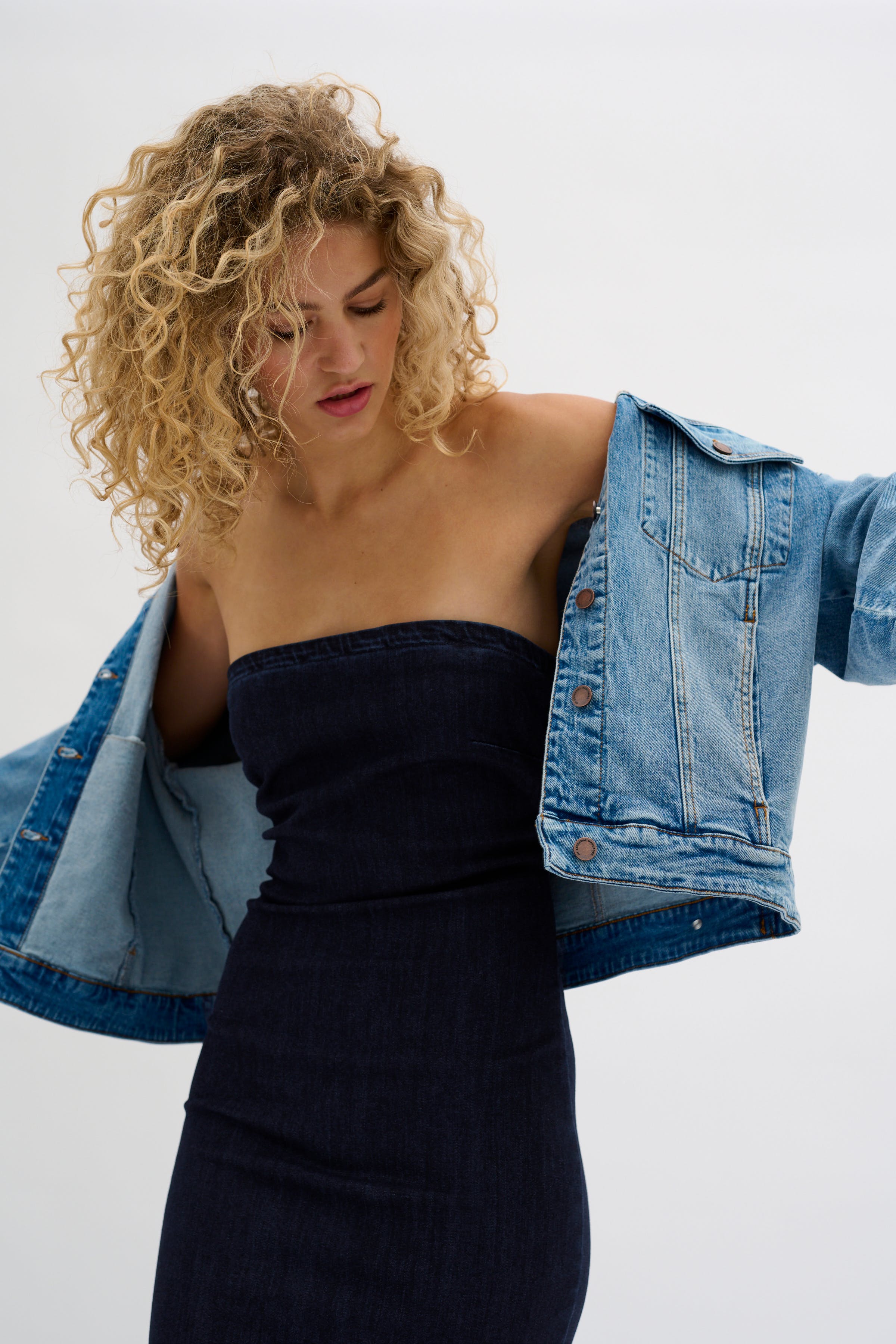 AyoMW Dress LOOKBOOK FRONT 10704651-100067