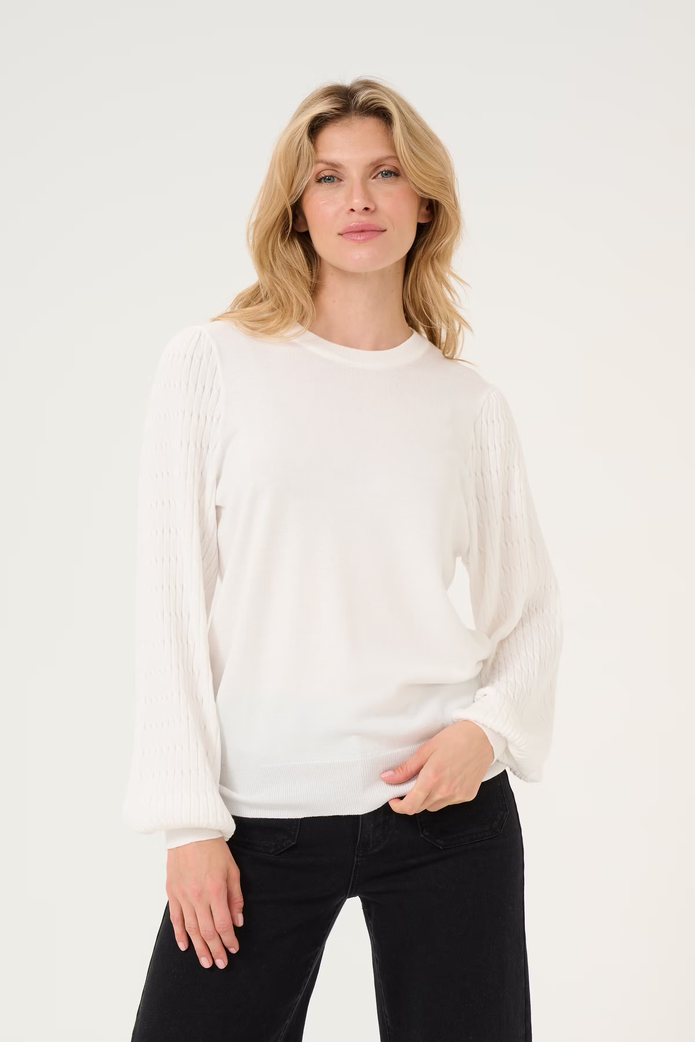 KAnanna Pullover LOOKBOOK FRONT 10509104-110602