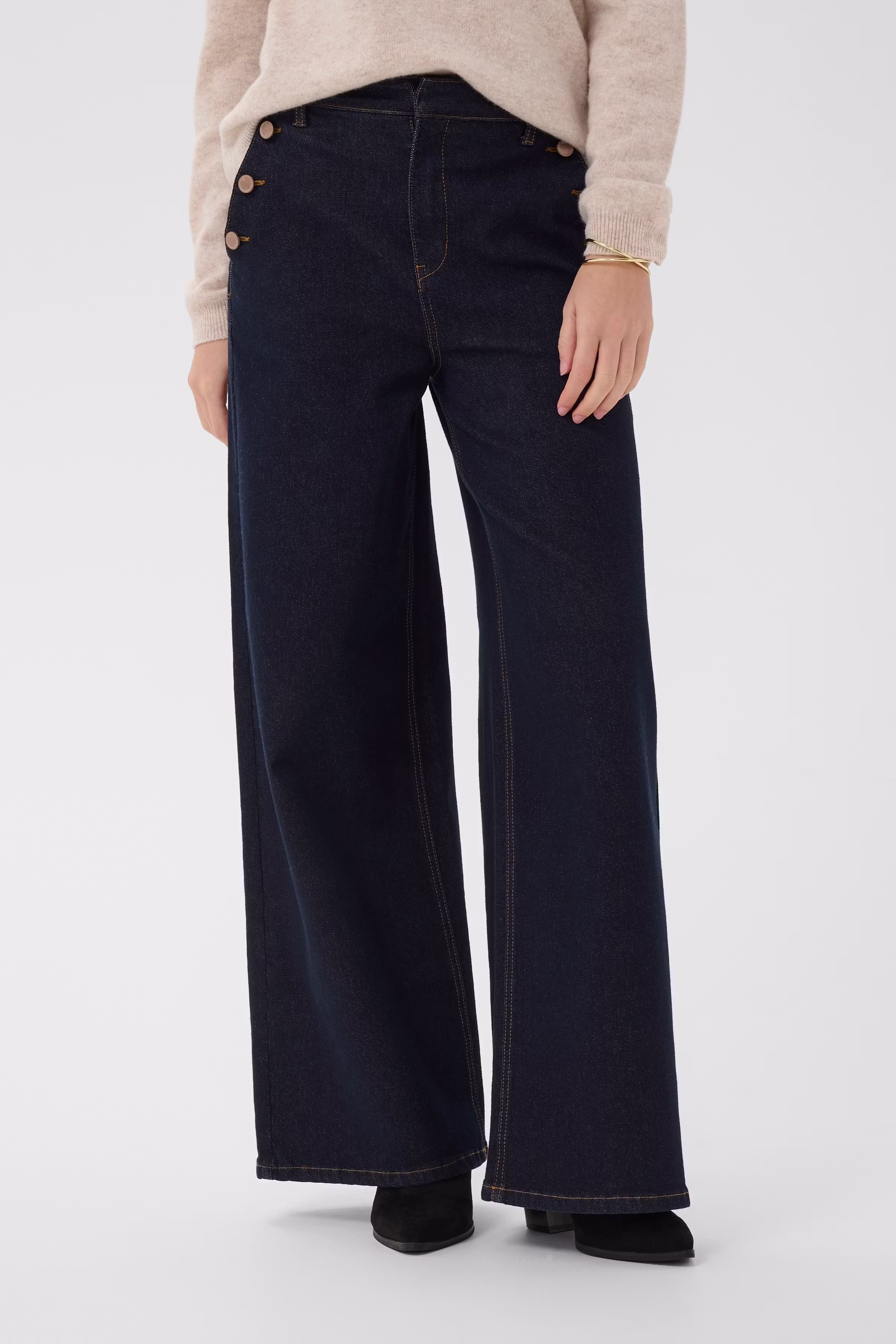 CRVisti Jeans LOOKBOOK FRONT 10615138-109555