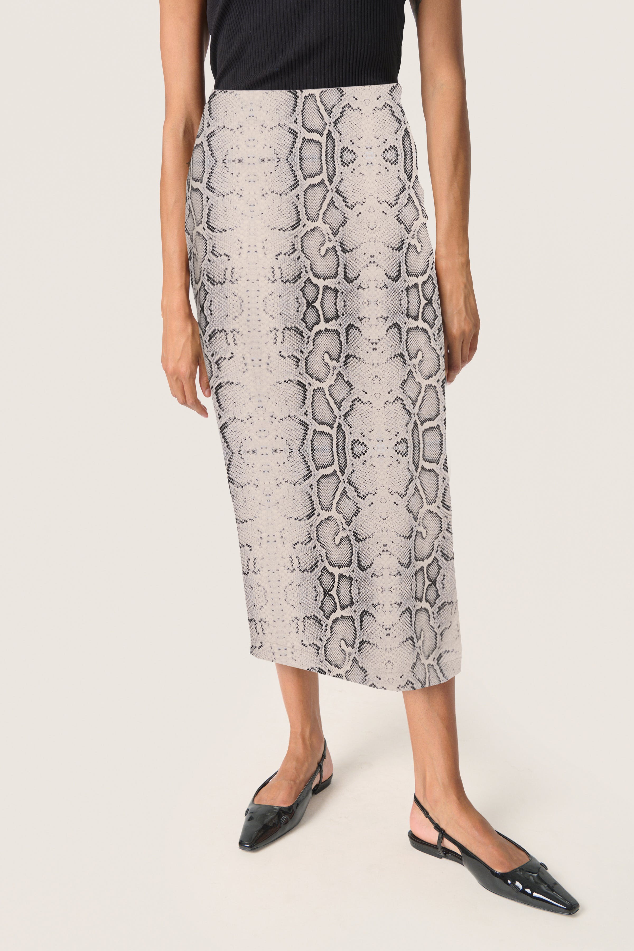 SLXala Skirt LOOKBOOK FRONT 30408363-303725