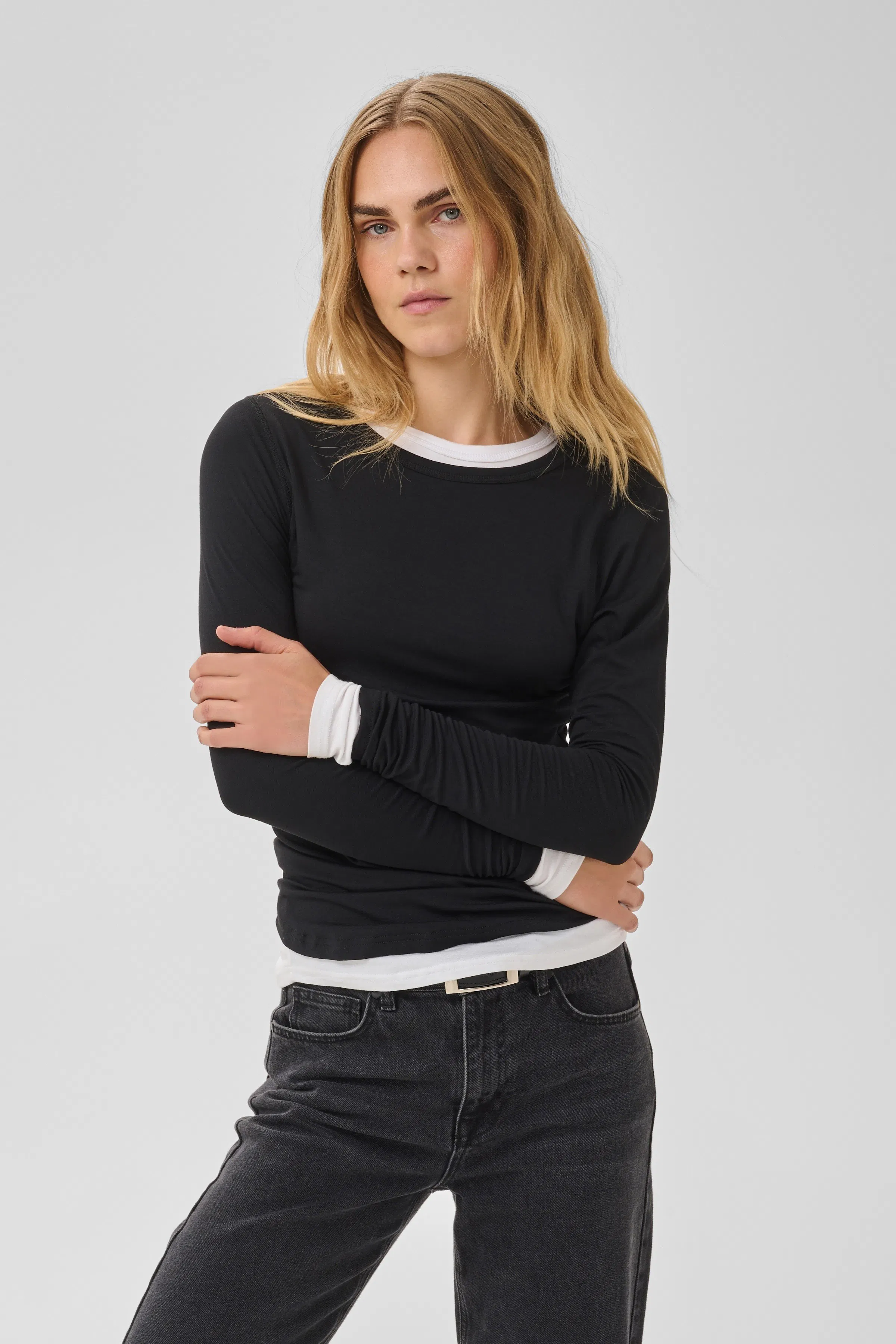 18 THE MODAL BLOUSE LOOKBOOK FRONT 10703600-100031