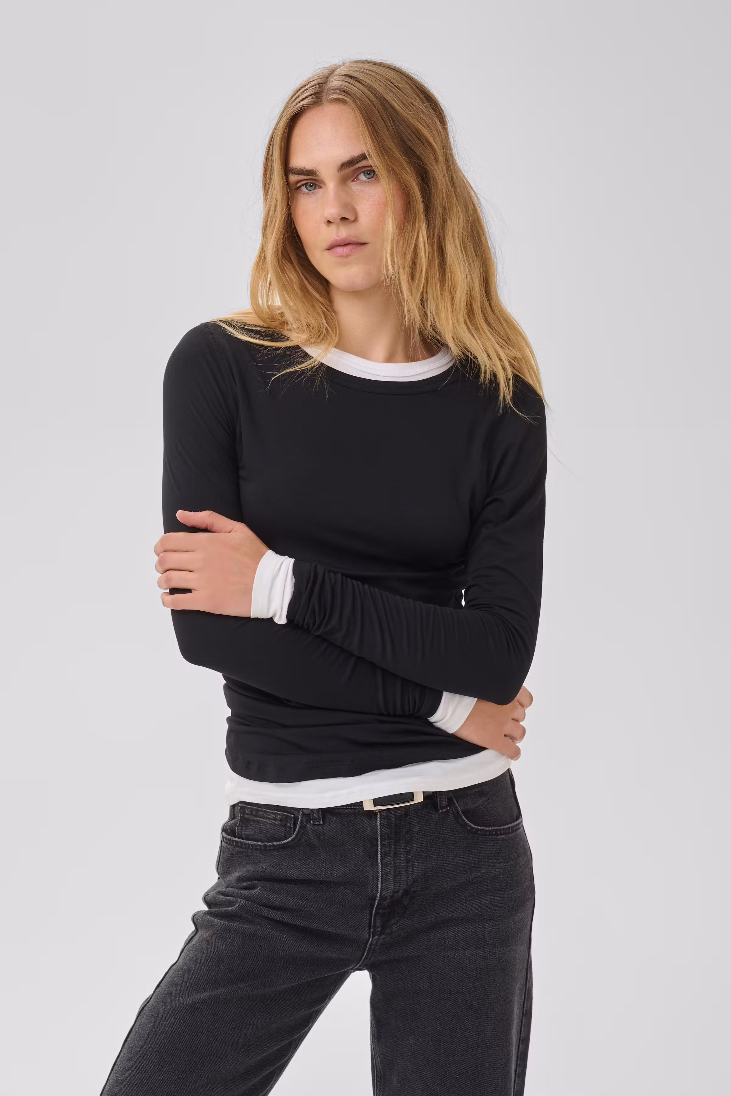 18 THE MODAL BLOUSE LOOKBOOK FRONT 10703600-100031