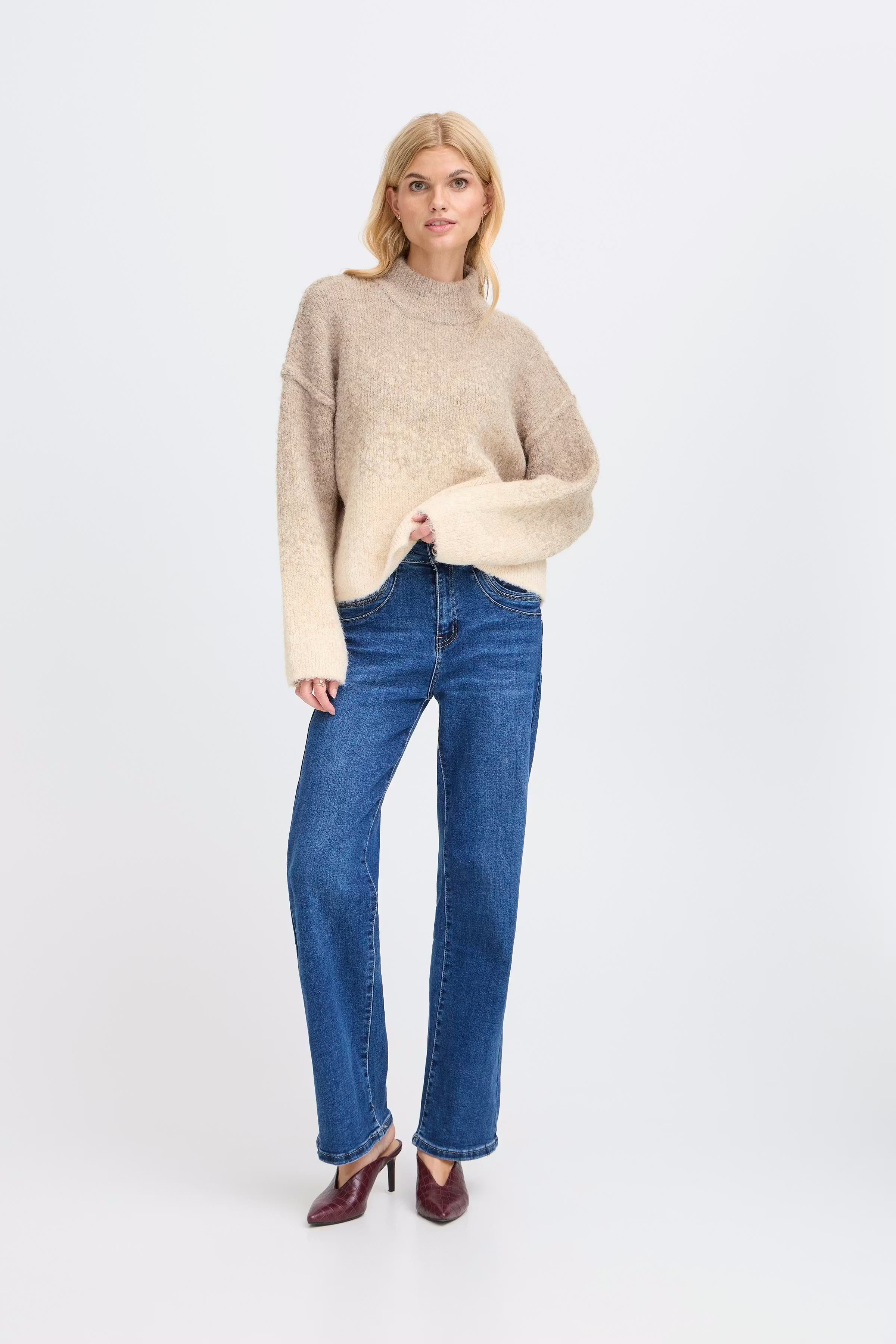 SBTELLA Pullover LOOKBOOK FRONT 22101075-130907