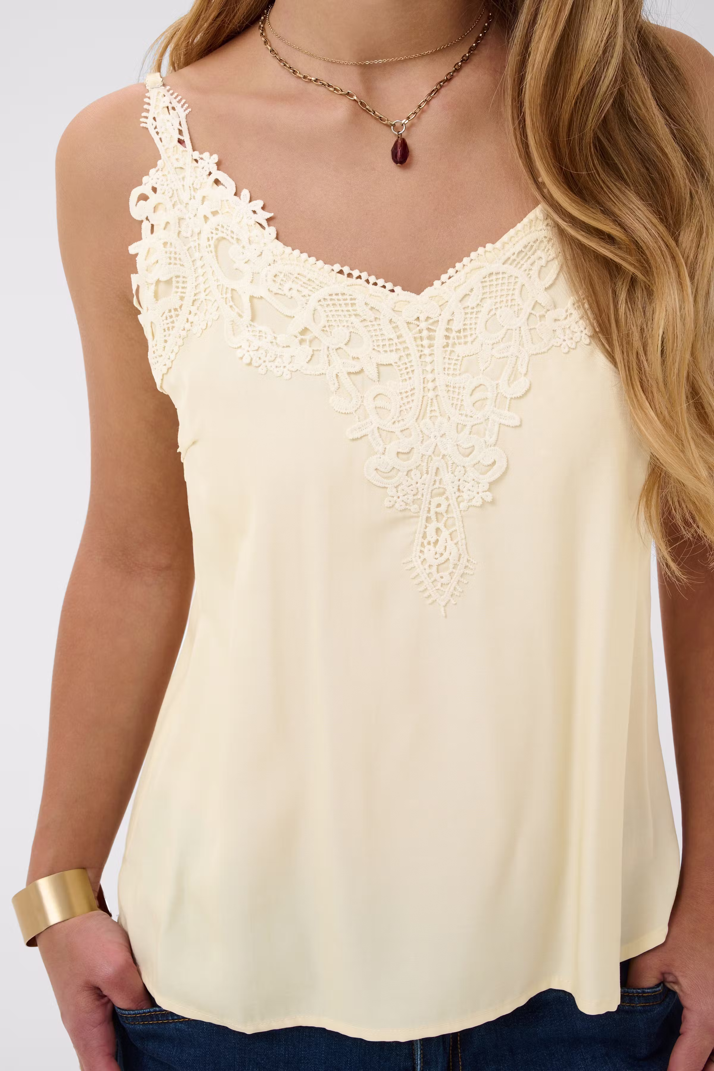 CRAnna Top LOOKBOOK DETAIL 10611224-131008