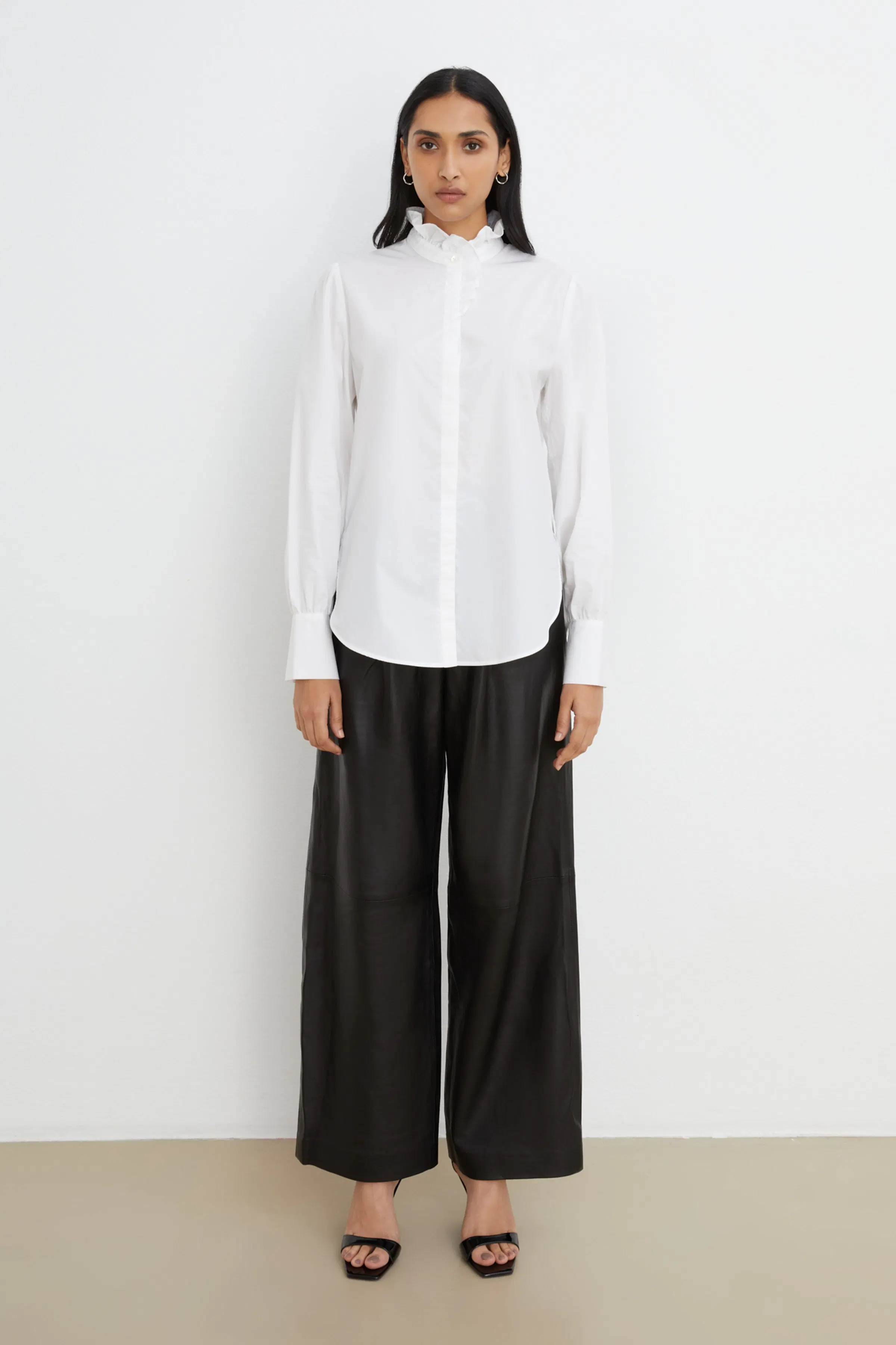 ESTELLE Blouse LOOKBOOK FRONT 30600269-WH001