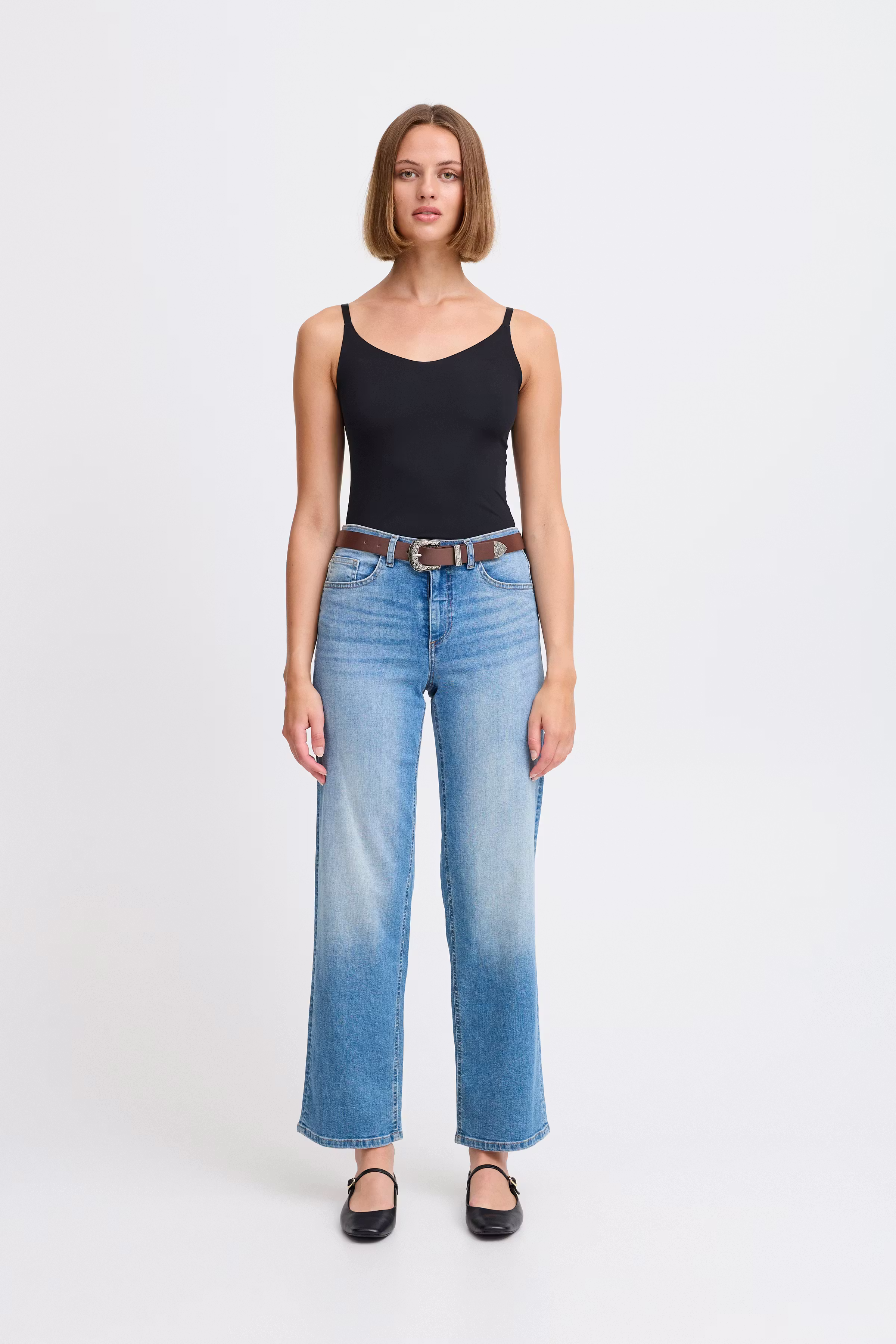 IXNILLA Riem LOOKBOOK FRONT 20123552-191015