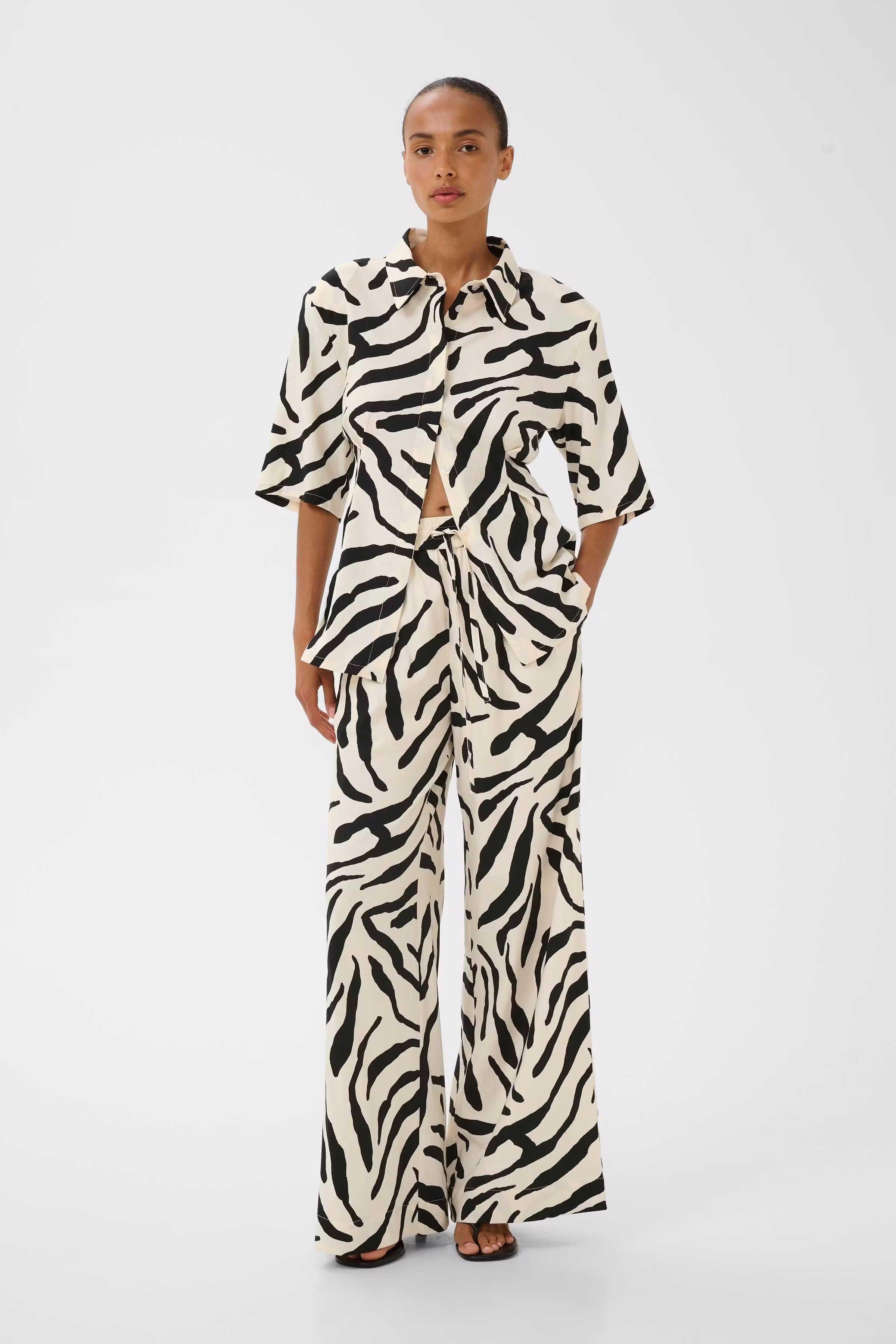 GZzeona Hose LOOKBOOK FRONT 10911160-109379