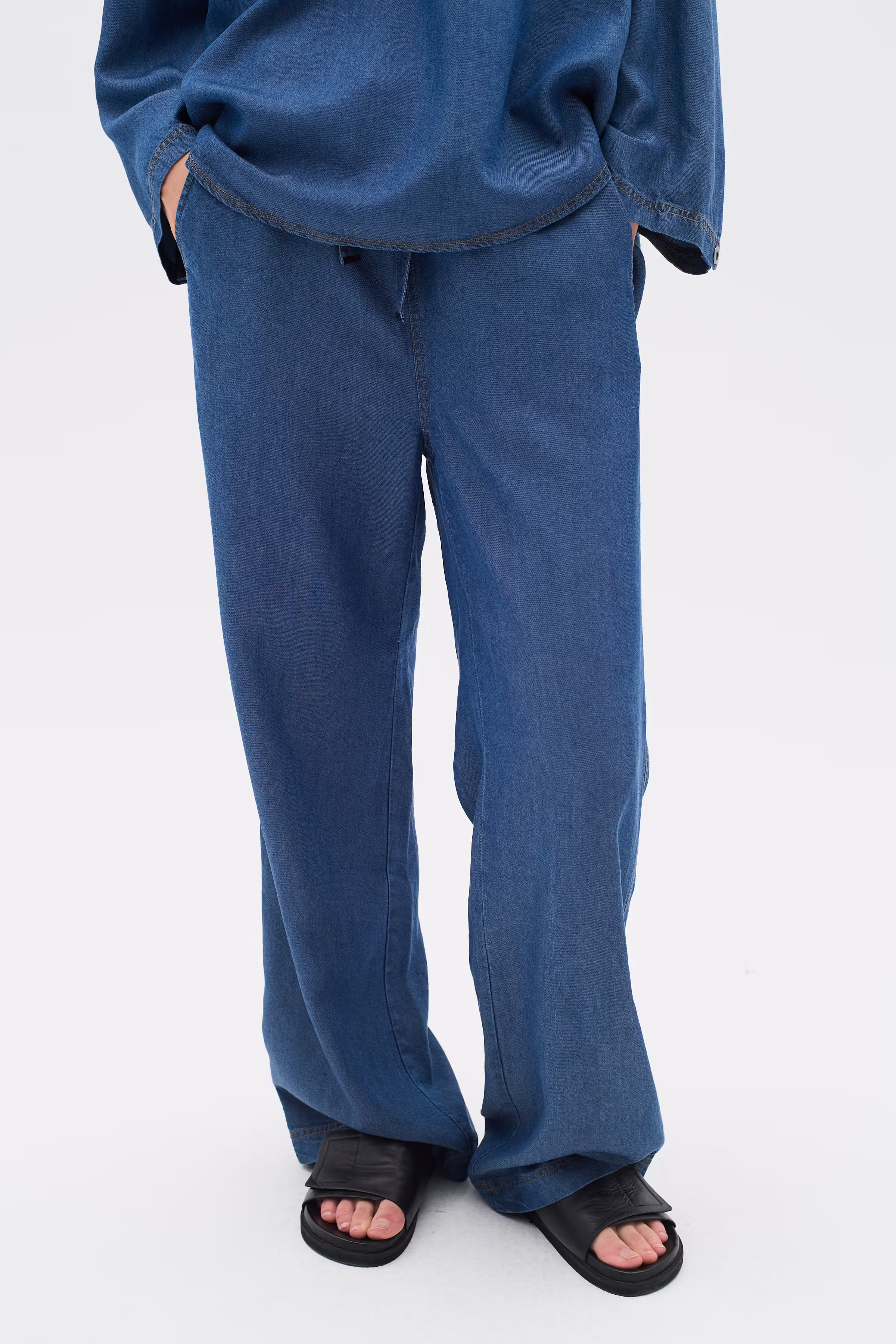 PhilipaIW Trousers LOOKBOOK FRONT 30109178-301979