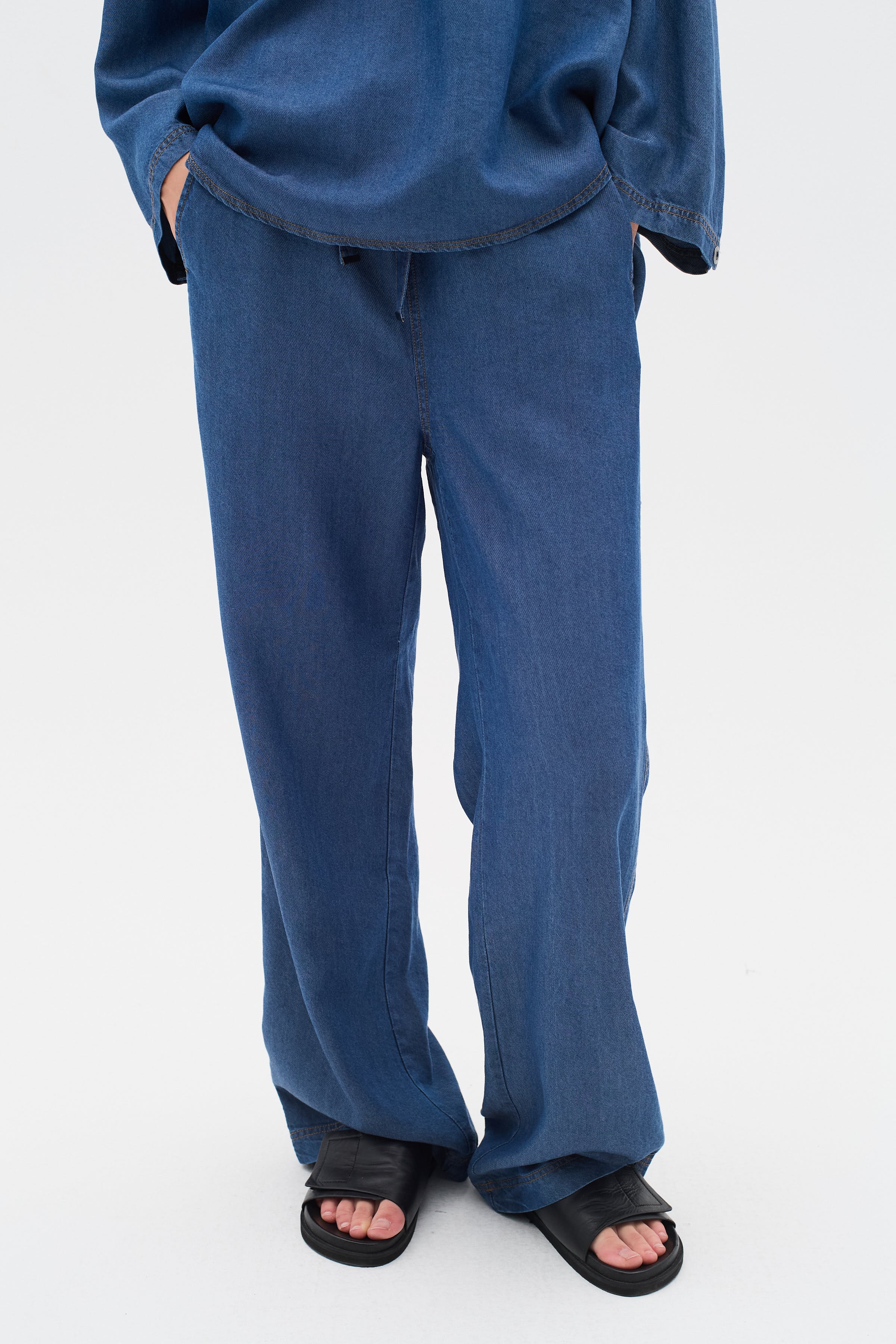 PhilipaIW Hose LOOKBOOK FRONT 30109178-301979