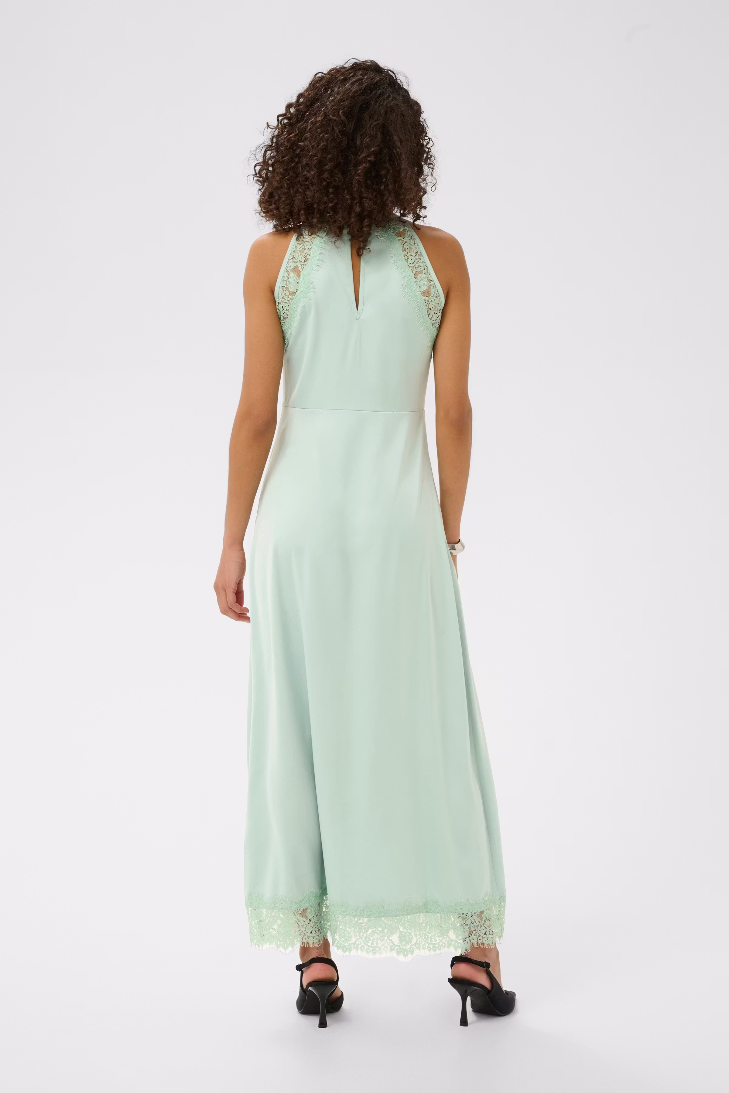 KAsadie Kleid LOOKBOOK BACK 10512171-109901