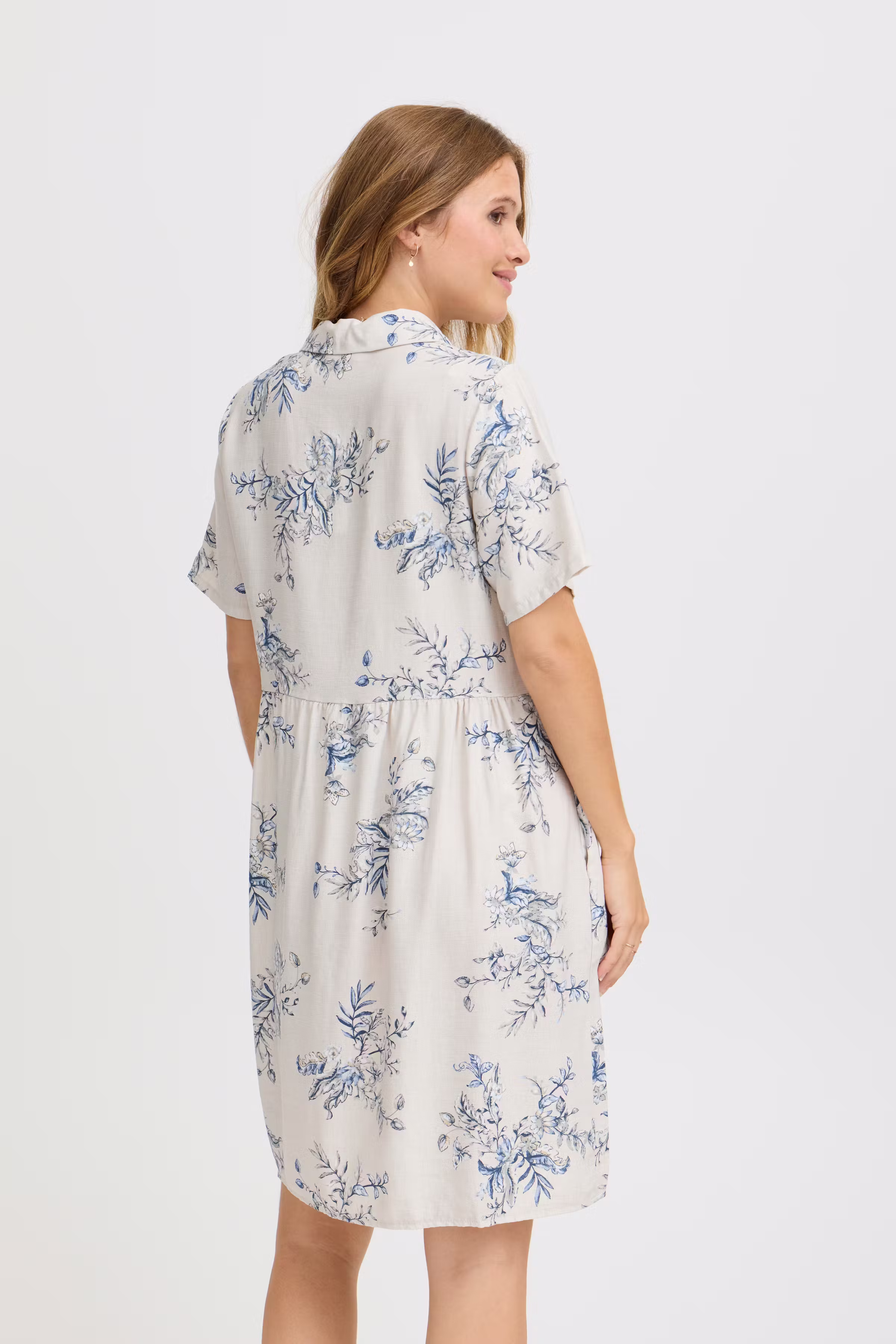 SBGRETEL Kjole LOOKBOOK BACK 22100658-130907