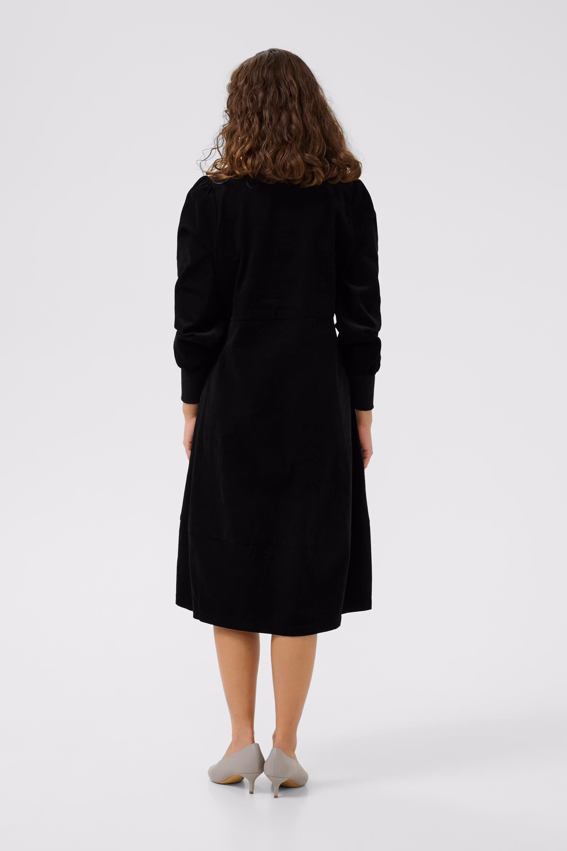 CUrhaena Kordfløyelkjole LOOKBOOK BACK 50112618-500012